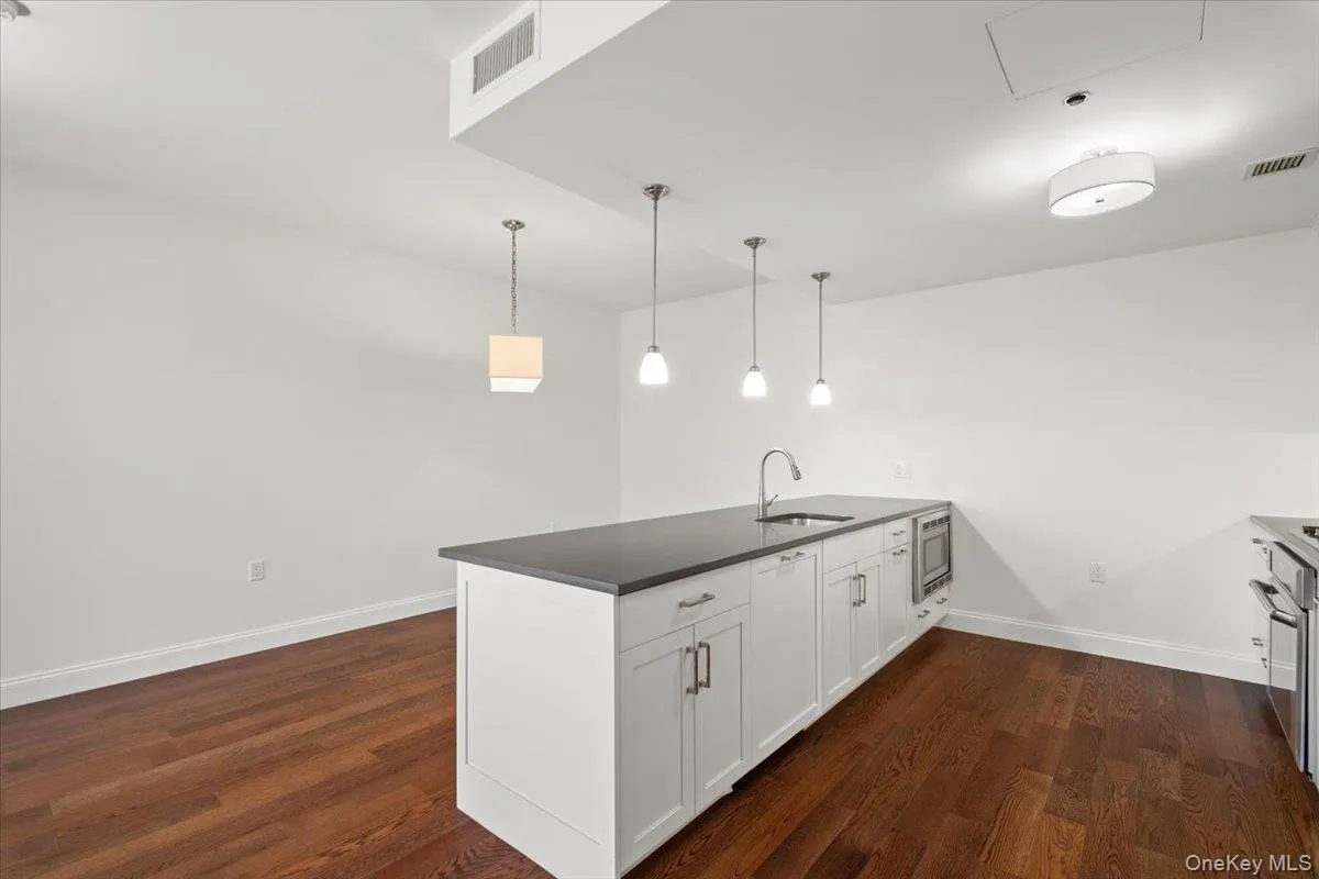 10 Byron Place, Mamaroneck, NY, 2 Bedrooms Bedrooms, 4 Rooms Rooms,2 BathroomsBathrooms,Residential Lease,Idx,Byron,0,896343 10 Byron Place, Mamaroneck, NY, 2 Bedrooms Bedrooms, 4 Rooms Rooms,2 BathroomsBathrooms,Residential Lease,Idx,Byron,0,896343