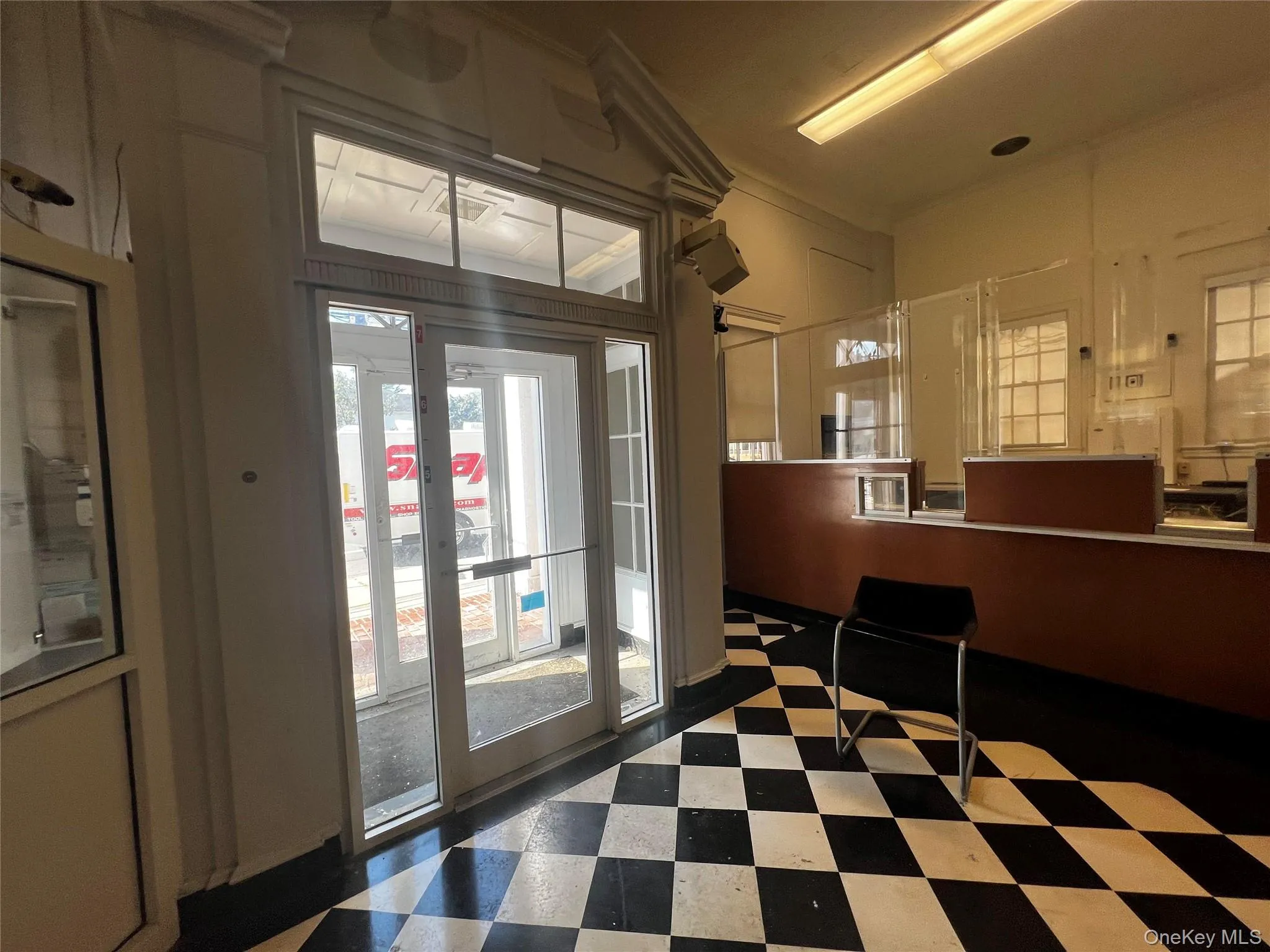 Reception with crown molding Reception with crown molding