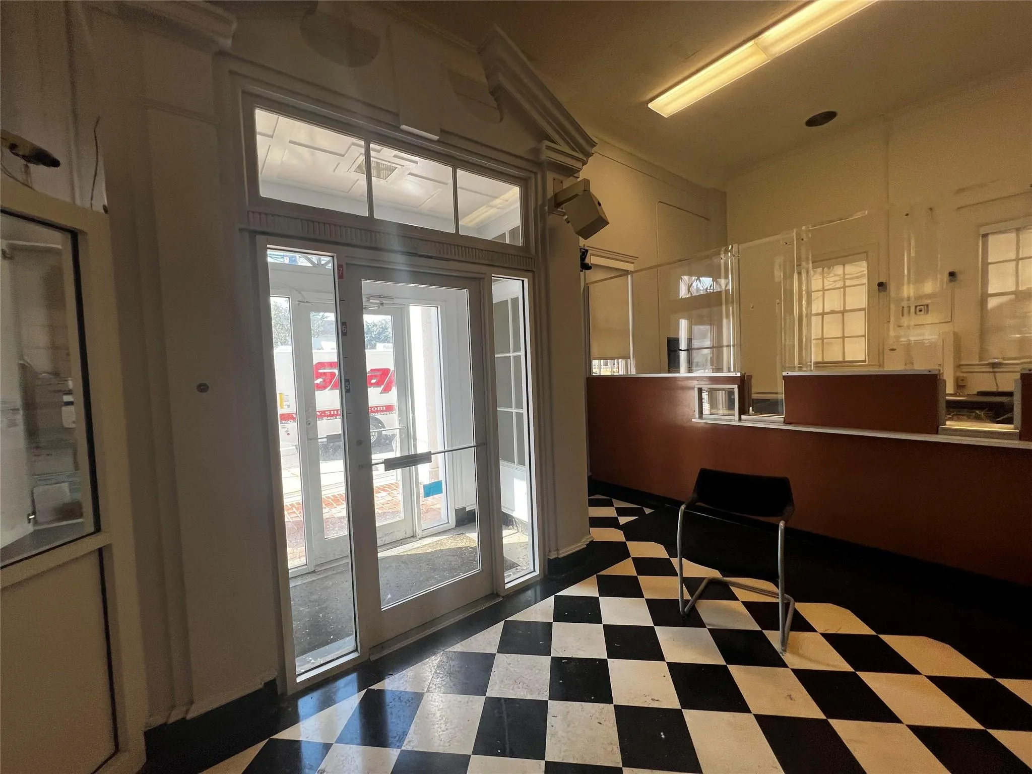 Reception with crown molding Reception with crown molding