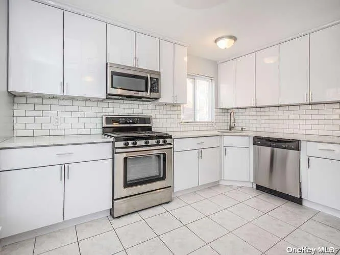 62A Linwood, North Hempstead, NY, 3 Bedrooms Bedrooms, 6 Rooms Rooms,2 BathroomsBathrooms,Residential Lease,Idx,Linwood,0,896431 62A Linwood, North Hempstead, NY, 3 Bedrooms Bedrooms, 6 Rooms Rooms,2 BathroomsBathrooms,Residential Lease,Idx,Linwood,0,896431