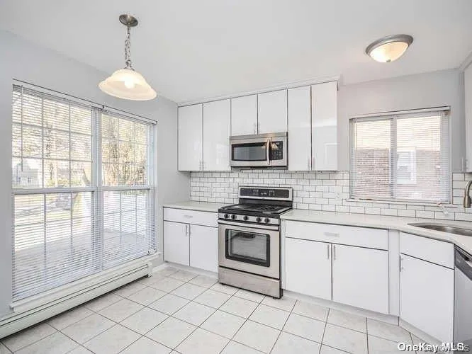 62A Linwood, North Hempstead, NY, 3 Bedrooms Bedrooms, 6 Rooms Rooms,2 BathroomsBathrooms,Residential Lease,Idx,Linwood,0,896431 62A Linwood, North Hempstead, NY, 3 Bedrooms Bedrooms, 6 Rooms Rooms,2 BathroomsBathrooms,Residential Lease,Idx,Linwood,0,896431