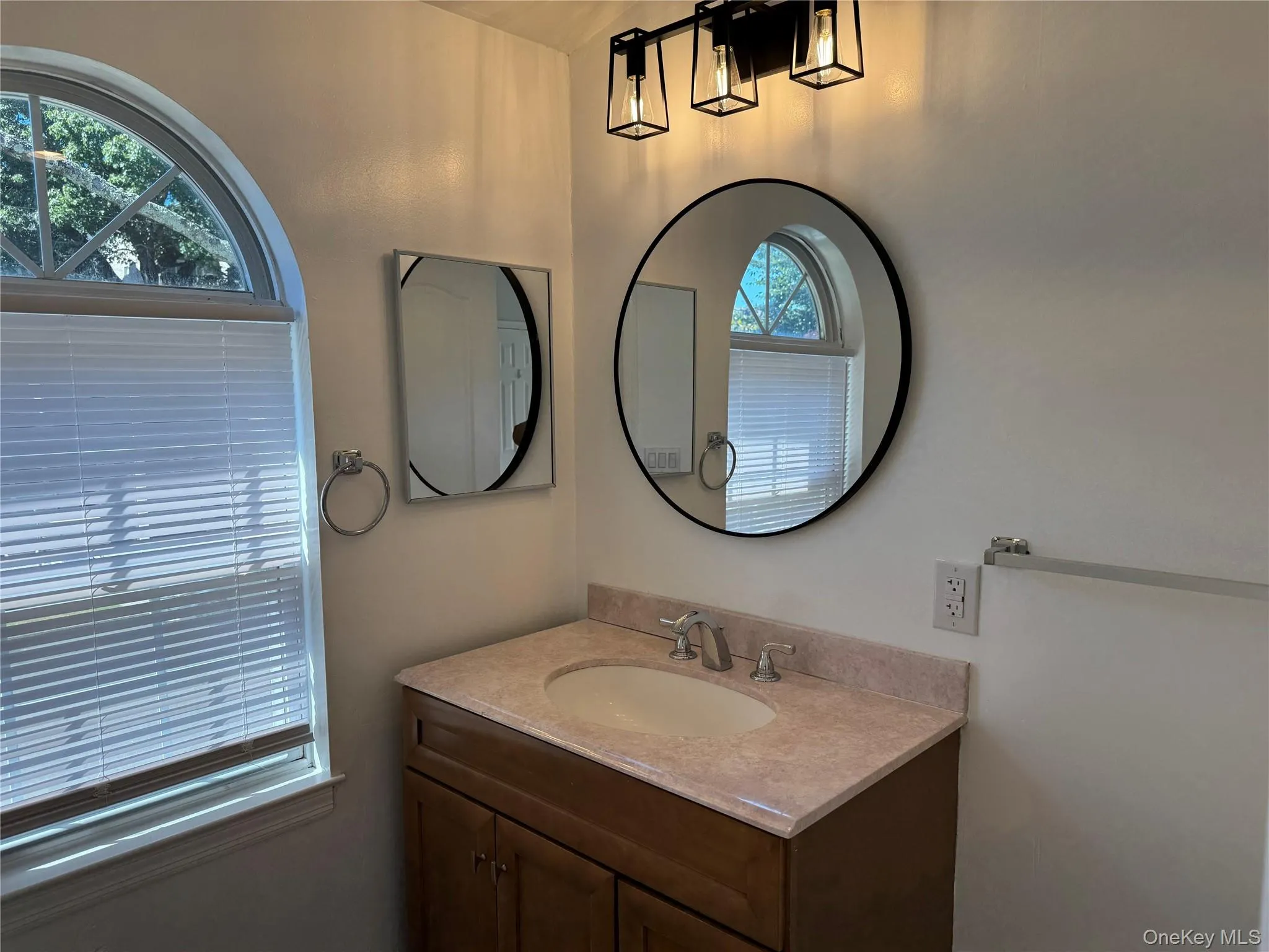 62A Linwood, North Hempstead, NY, 3 Bedrooms Bedrooms, 6 Rooms Rooms,2 BathroomsBathrooms,Residential Lease,Idx,Linwood,0,896431 62A Linwood, North Hempstead, NY, 3 Bedrooms Bedrooms, 6 Rooms Rooms,2 BathroomsBathrooms,Residential Lease,Idx,Linwood,0,896431