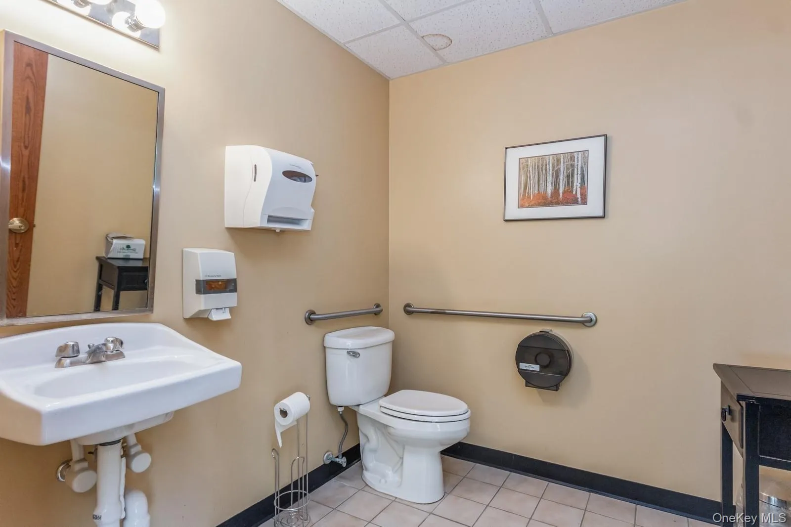 1 of 3 restrooms for this suite 1 of 3 restrooms for this suite