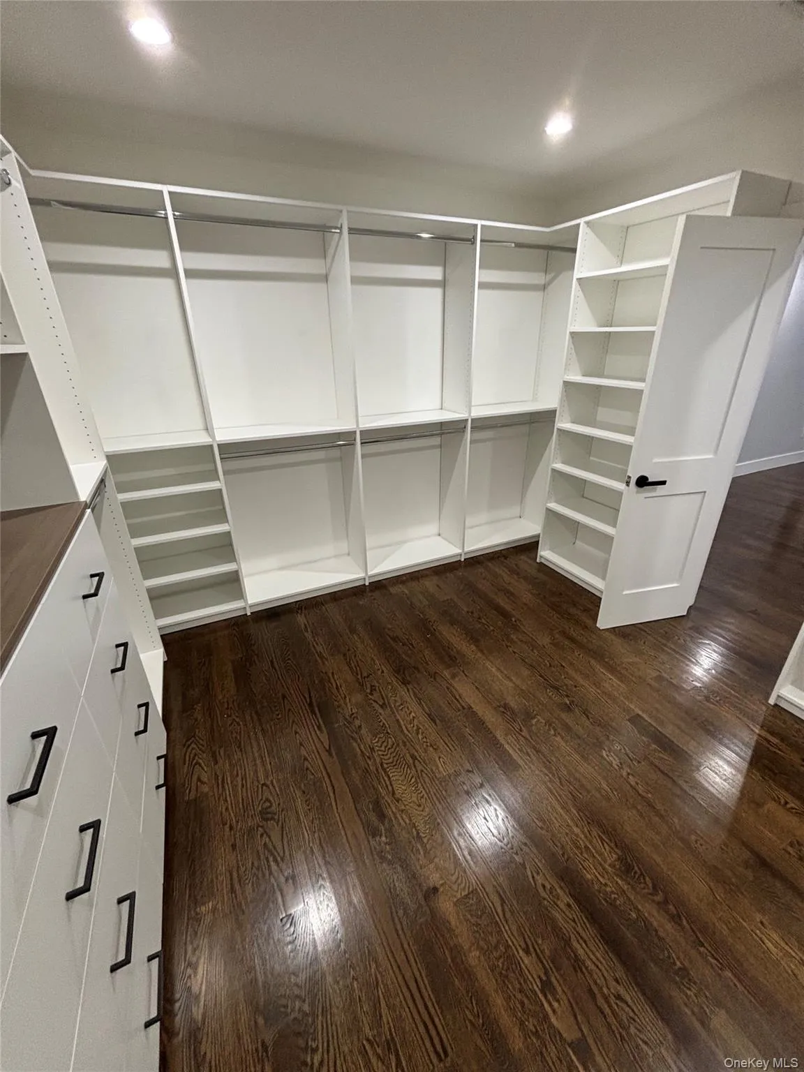 770 Cedar Street, Oyster Bay, NY, 5 Bedrooms Bedrooms, 11 Rooms Rooms,3 BathroomsBathrooms,Residential,For Rent,Cedar,0,KEY896478 770 Cedar Street, Oyster Bay, NY, 5 Bedrooms Bedrooms, 11 Rooms Rooms,3 BathroomsBathrooms,Residential,For Rent,Cedar,0,KEY896478