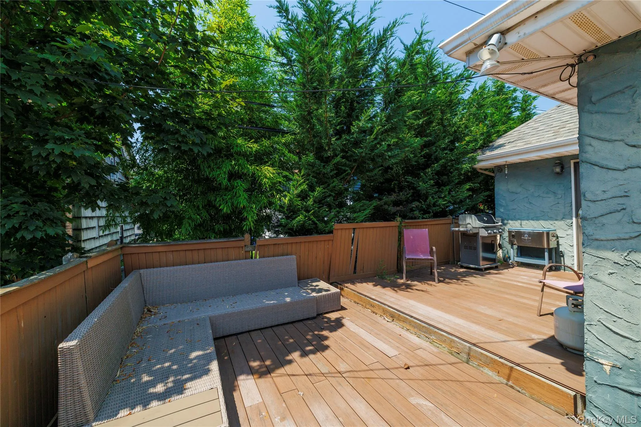 Deck with grilling area Deck with grilling area