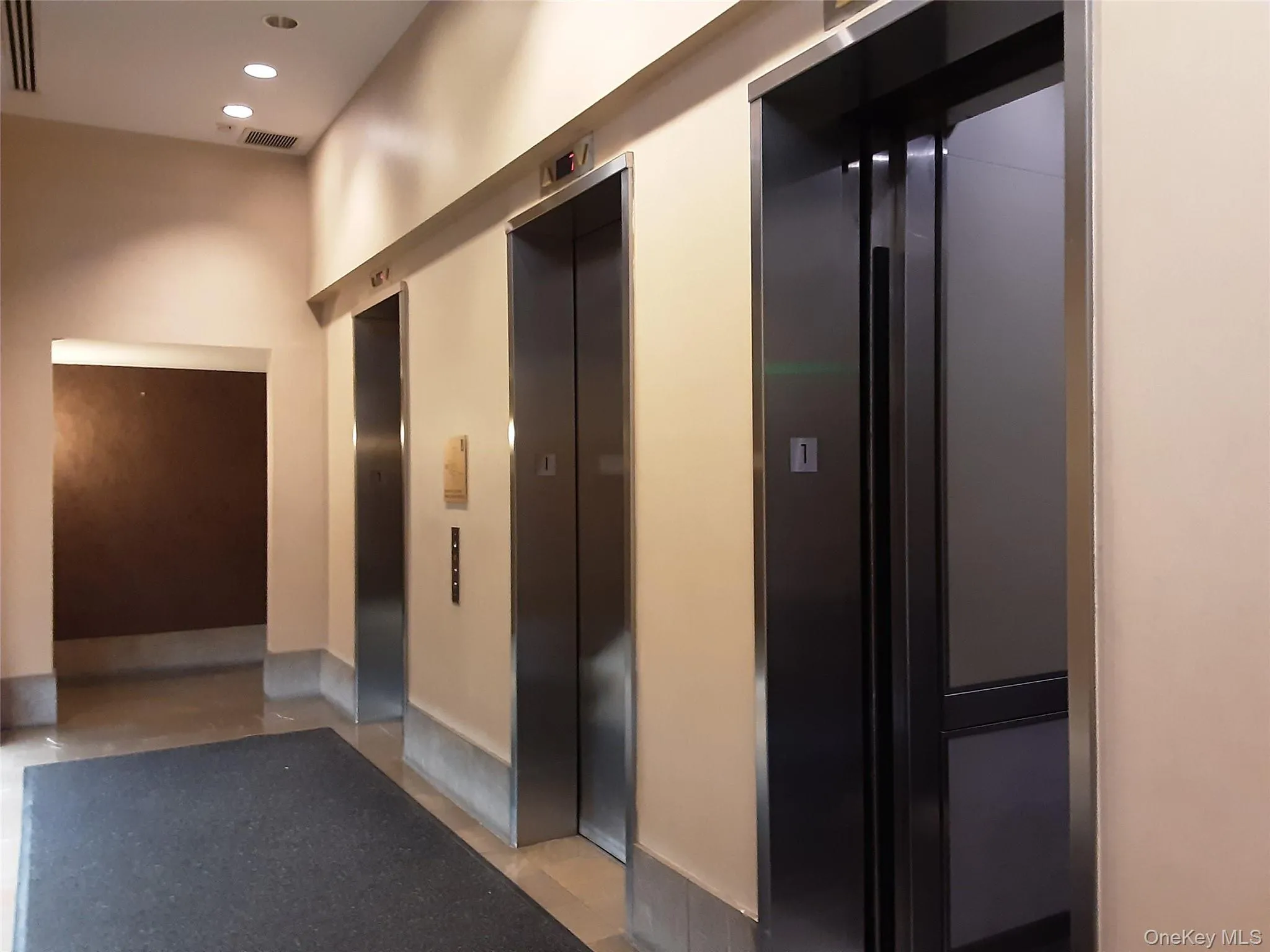 Elevator Elevator