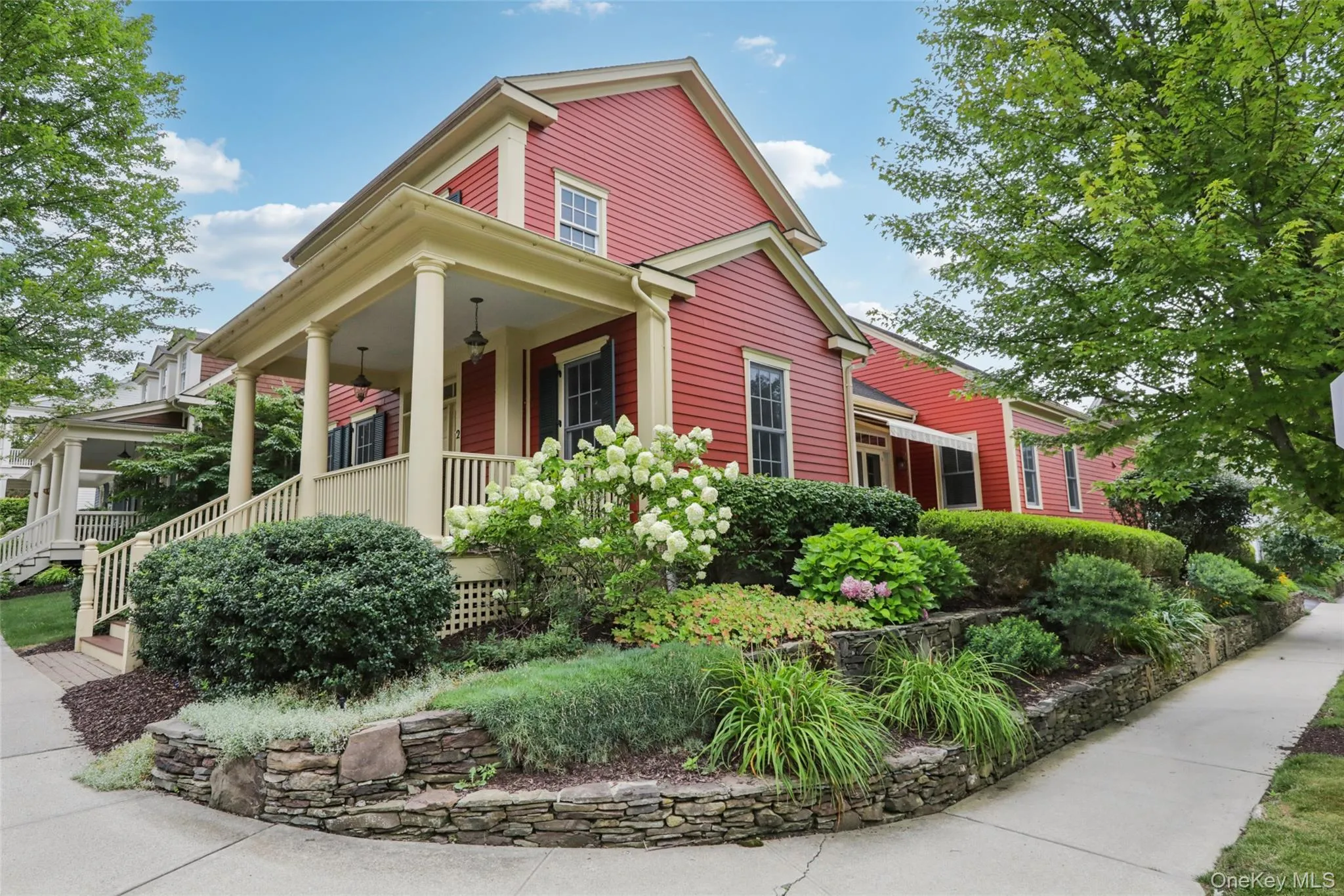 Beautiful Colonial Edenville model set on a stunning corner lot Beautiful Colonial Edenville model set on a stunning corner lot