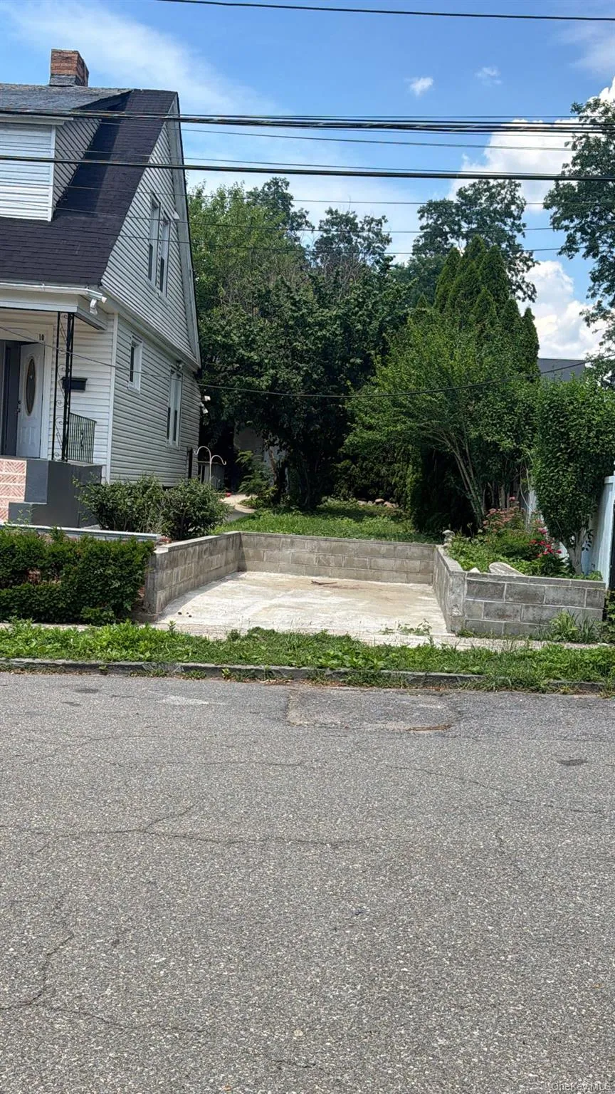 9 Roanoke Street, Yonkers, NY, 3 Bedrooms Bedrooms, 5 Rooms Rooms,1 BathroomBathrooms,Residential,For Rent,Roanoke,0,KEY896686 9 Roanoke Street, Yonkers, NY, 3 Bedrooms Bedrooms, 5 Rooms Rooms,1 BathroomBathrooms,Residential,For Rent,Roanoke,0,KEY896686