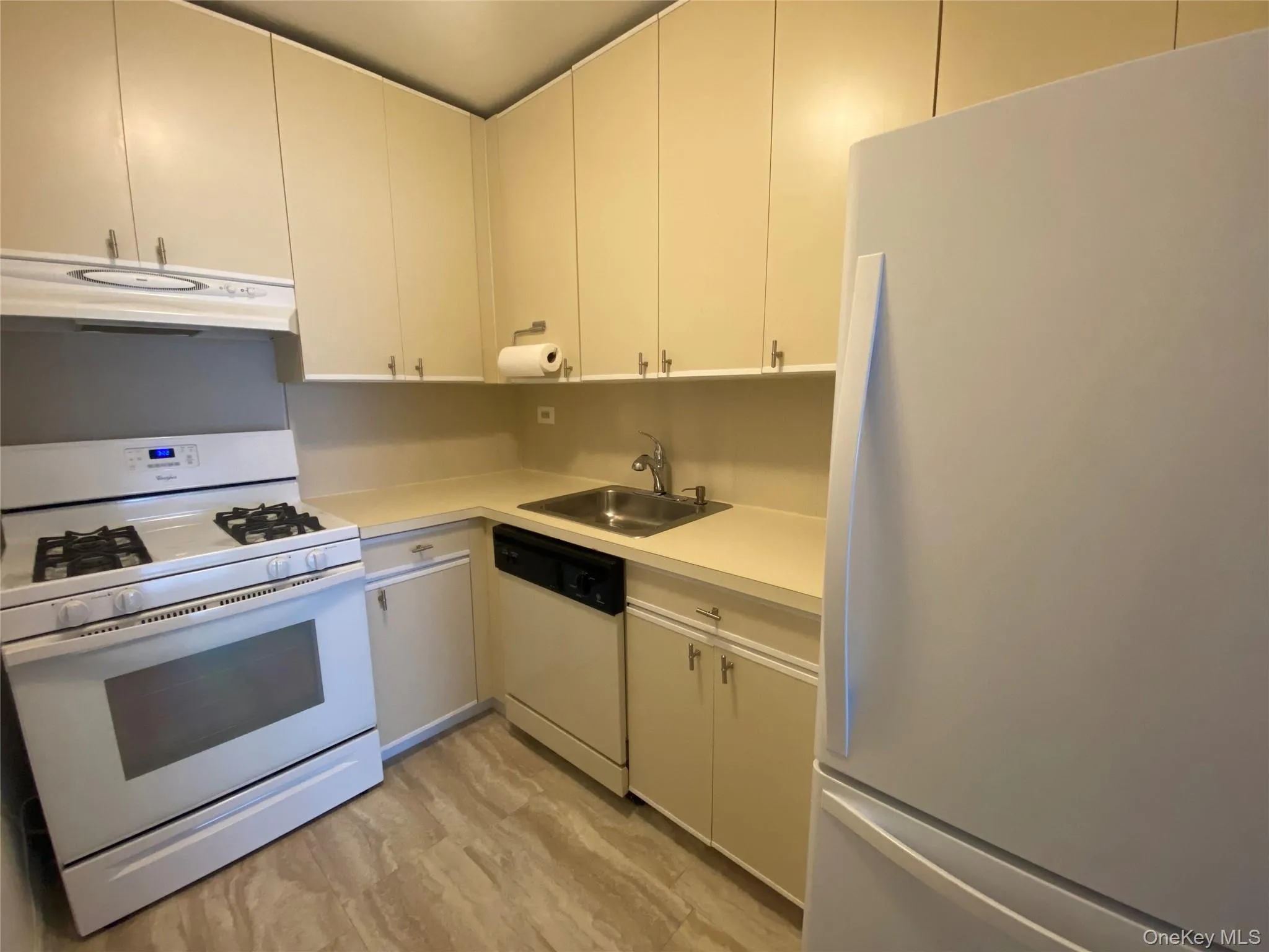 61-20 Grand Central Parkway, New York, NY, 1 Bedroom Bedrooms, 3 Rooms Rooms,1 BathroomBathrooms,Residential Lease,Idx,Grand Central,0,896743 61-20 Grand Central Parkway, New York, NY, 1 Bedroom Bedrooms, 3 Rooms Rooms,1 BathroomBathrooms,Residential Lease,Idx,Grand Central,0,896743