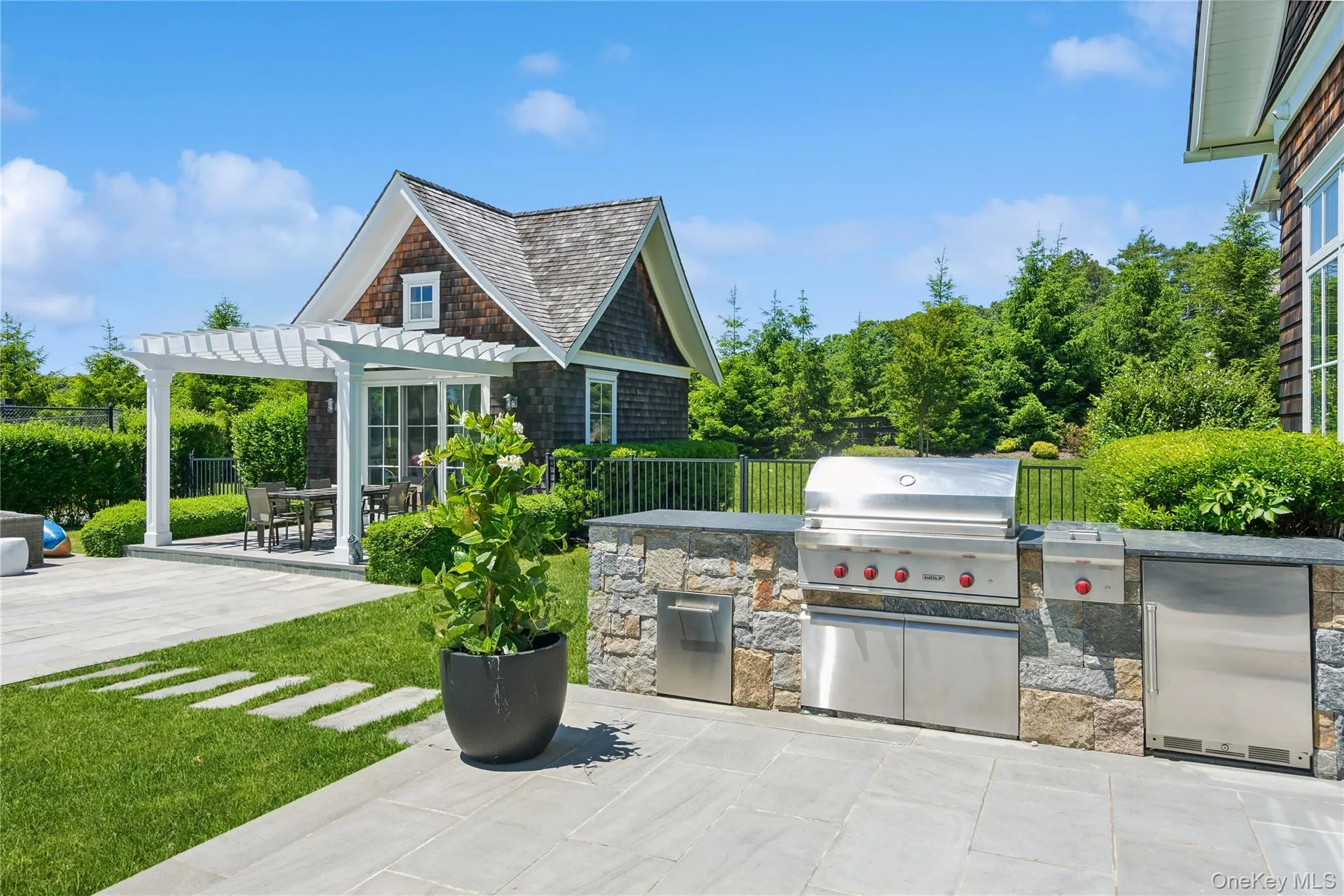 29 Wood Edge Court, Southampton, NY, 7 Bedrooms Bedrooms, 15 Rooms Rooms,6 BathroomsBathrooms,Residential Lease,For Rent,Wood Edge,0,896996 29 Wood Edge Court, Southampton, NY, 7 Bedrooms Bedrooms, 15 Rooms Rooms,6 BathroomsBathrooms,Residential Lease,For Rent,Wood Edge,0,896996