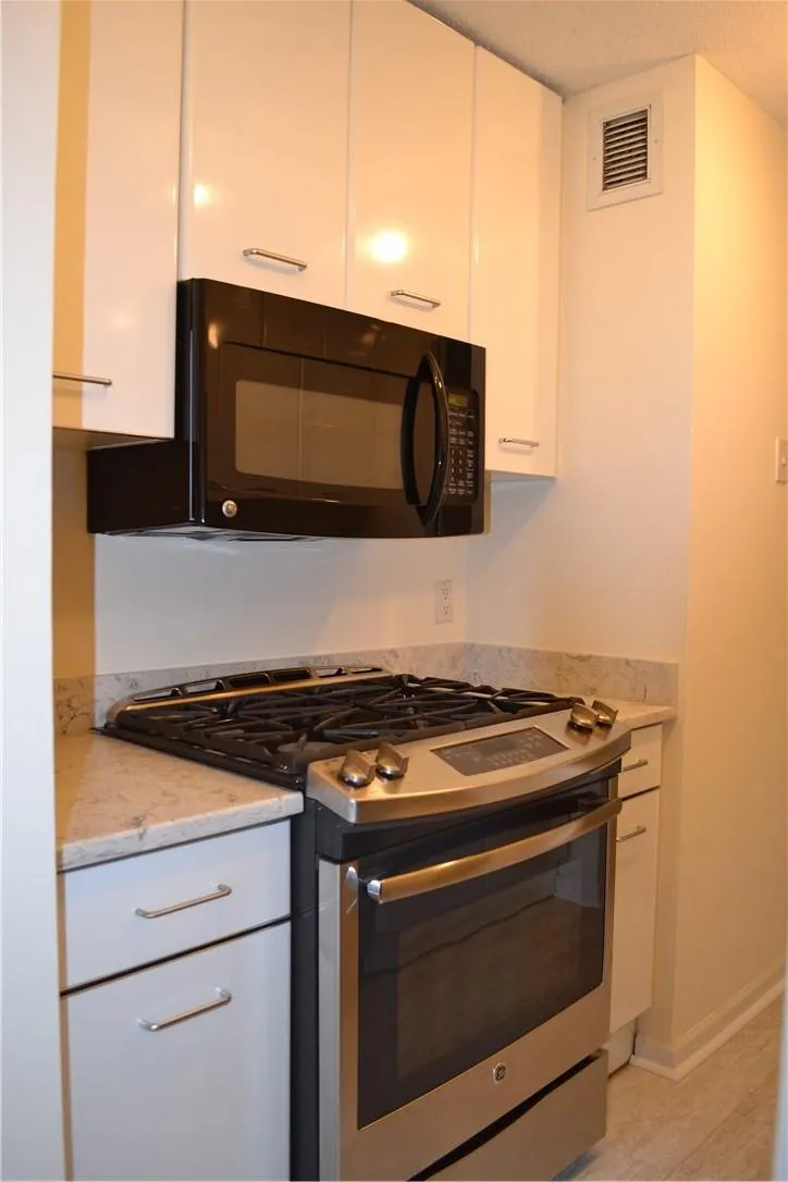 4 Martine Avenue, White Plains, NY, 1 Bedroom Bedrooms, 3 Rooms Rooms,1 BathroomBathrooms,Residential Lease,Idx,Martine,897220 4 Martine Avenue, White Plains, NY, 1 Bedroom Bedrooms, 3 Rooms Rooms,1 BathroomBathrooms,Residential Lease,Idx,Martine,897220