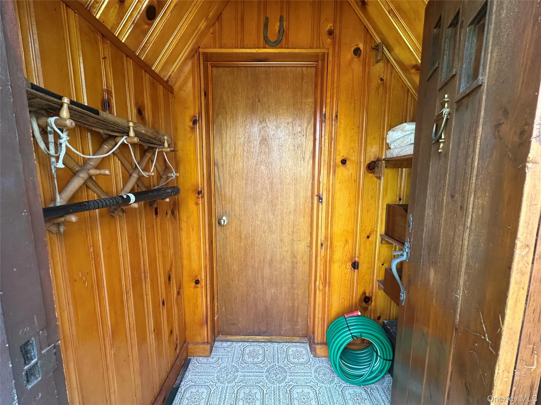 Front vestibule is great for storing outdoor gear Front vestibule is great for storing outdoor gear