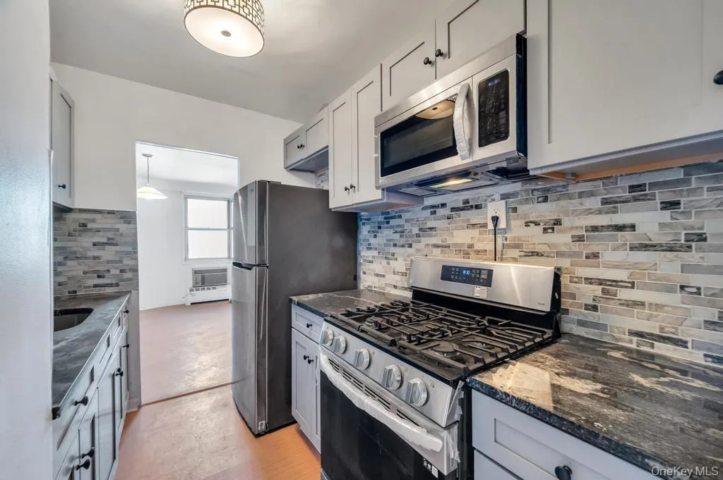 1655 Flatbush Avenue, New York, NY, 2 Bedrooms Bedrooms, 4 Rooms Rooms,1 BathroomBathrooms,Residential,For Rent,Flatbush,0,898089 1655 Flatbush Avenue, New York, NY, 2 Bedrooms Bedrooms, 4 Rooms Rooms,1 BathroomBathrooms,Residential,For Rent,Flatbush,0,898089