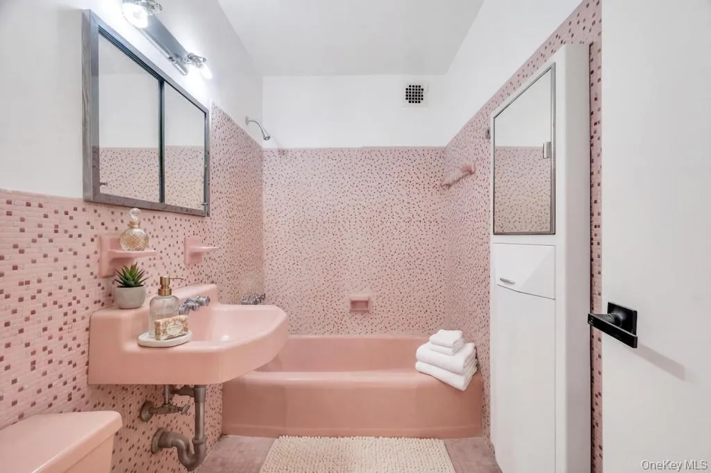 1655 Flatbush Avenue, New York, NY, 2 Bedrooms Bedrooms, 4 Rooms Rooms,1 BathroomBathrooms,Residential,For Rent,Flatbush,0,898089 1655 Flatbush Avenue, New York, NY, 2 Bedrooms Bedrooms, 4 Rooms Rooms,1 BathroomBathrooms,Residential,For Rent,Flatbush,0,898089