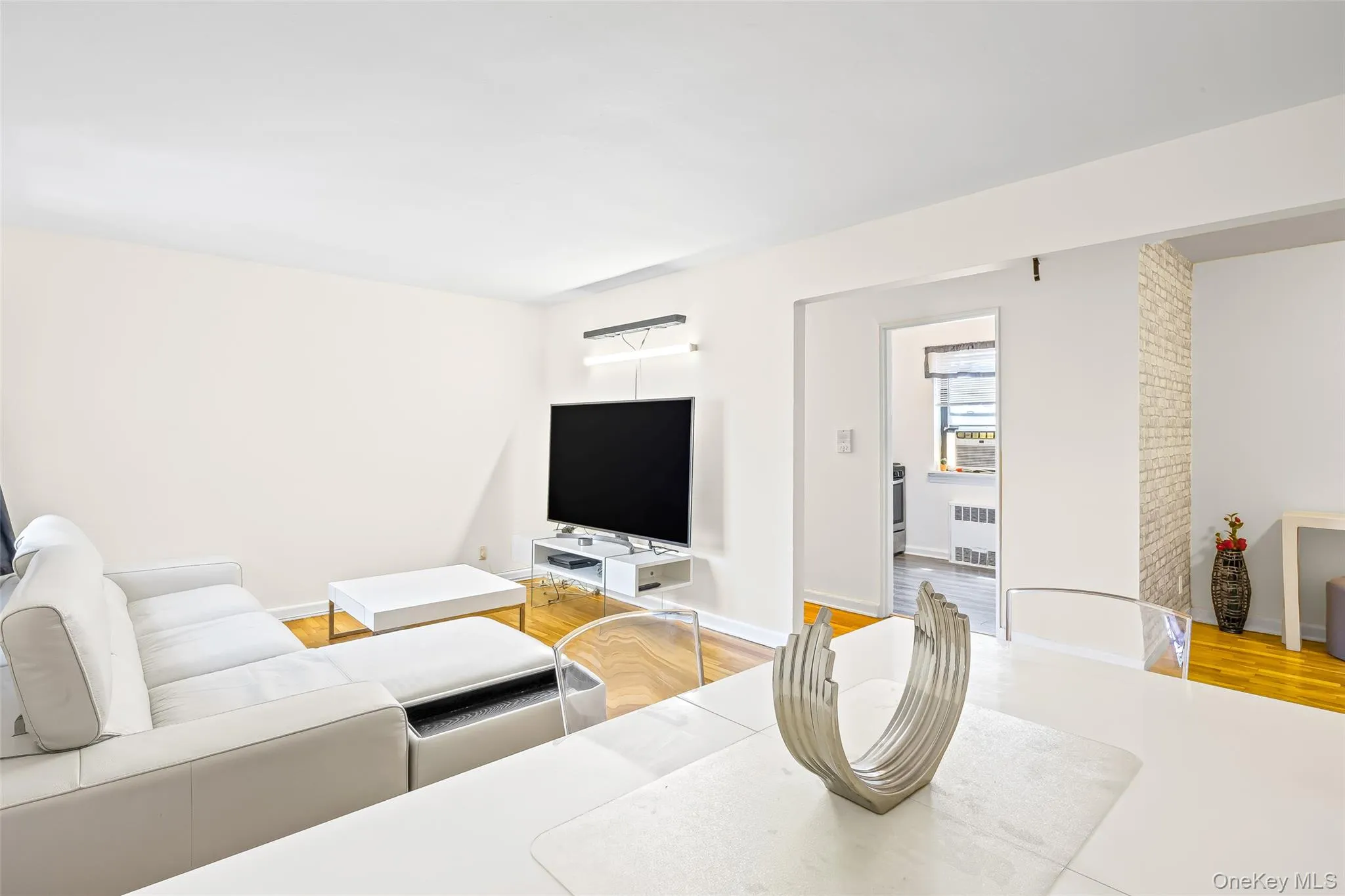 147-10 84th Road, New York, NY, 2 Bedrooms Bedrooms, 4 Rooms Rooms,1 BathroomBathrooms,Residential,For Rent,84th,0,898592 147-10 84th Road, New York, NY, 2 Bedrooms Bedrooms, 4 Rooms Rooms,1 BathroomBathrooms,Residential,For Rent,84th,0,898592