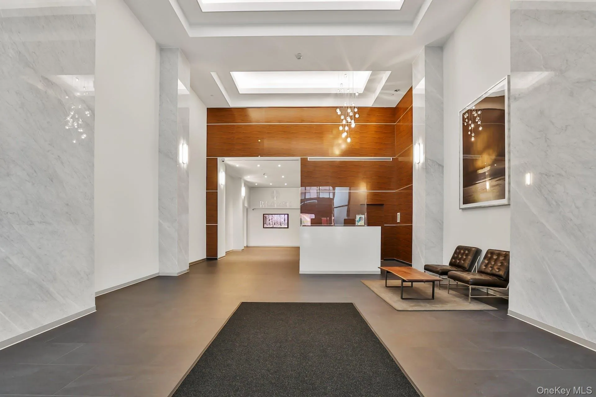 Lobby/ doorman Lobby/ doorman