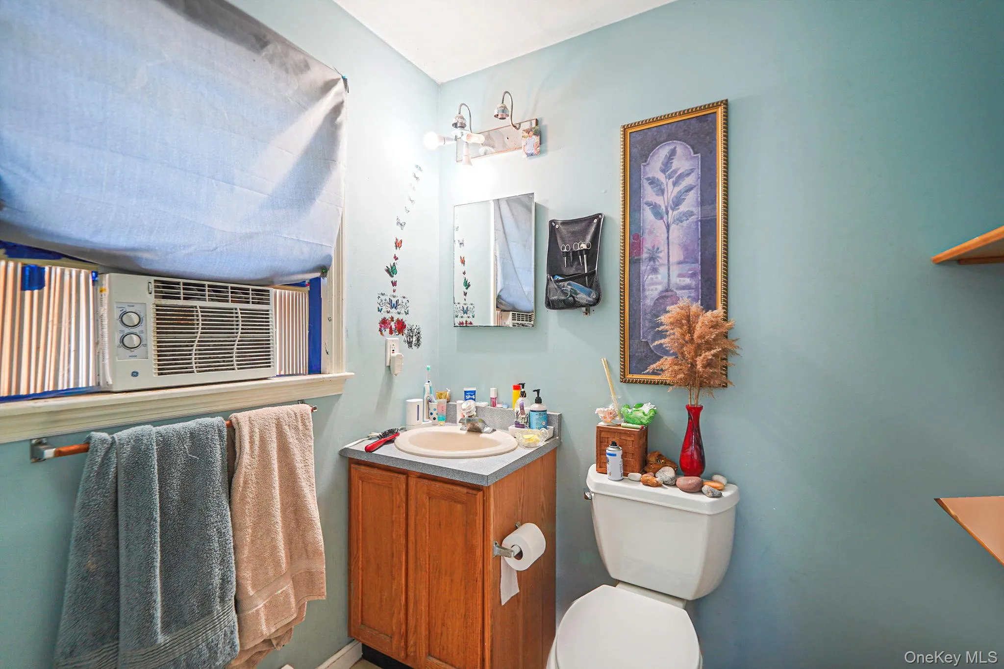 Primary Bathroom! Primary Bathroom!