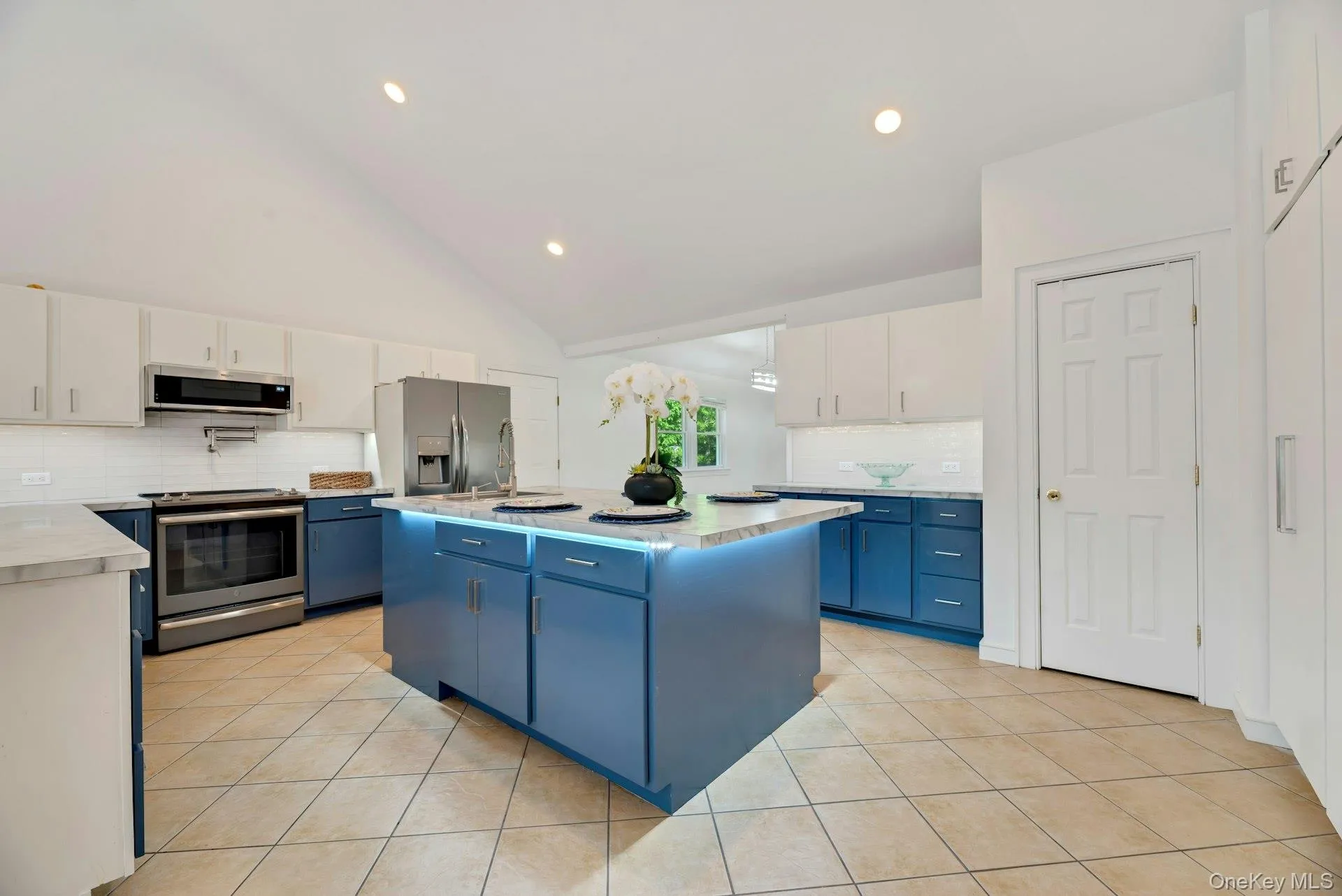 46 Sherwood Road, Southampton, NY, 4 Bedrooms Bedrooms, 10 Rooms Rooms,4 BathroomsBathrooms,Residential,For Rent,Sherwood,0,899284 46 Sherwood Road, Southampton, NY, 4 Bedrooms Bedrooms, 10 Rooms Rooms,4 BathroomsBathrooms,Residential,For Rent,Sherwood,0,899284