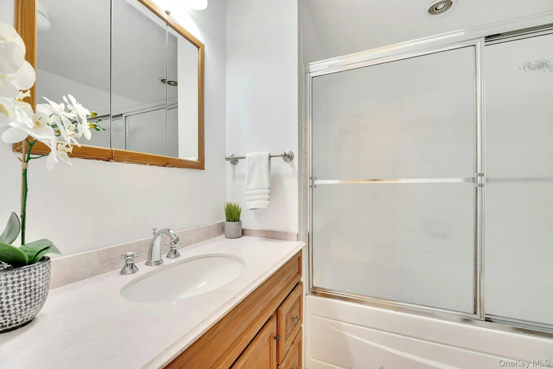 46 Sherwood Road, Southampton, NY, 4 Bedrooms Bedrooms, 10 Rooms Rooms,4 BathroomsBathrooms,Residential,For Rent,Sherwood,0,899284 46 Sherwood Road, Southampton, NY, 4 Bedrooms Bedrooms, 10 Rooms Rooms,4 BathroomsBathrooms,Residential,For Rent,Sherwood,0,899284