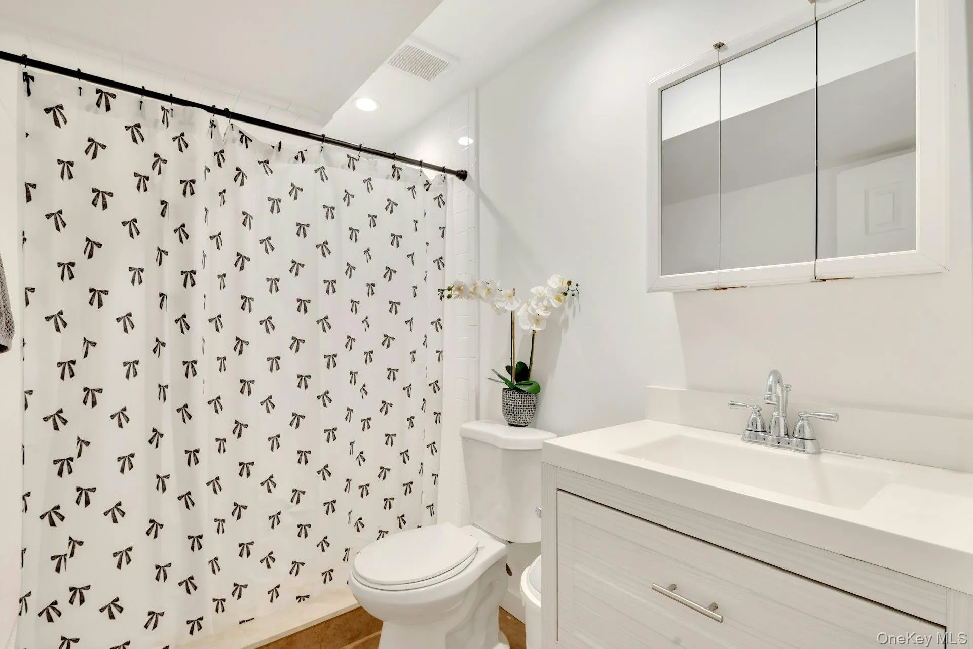46 Sherwood Road, Southampton, NY, 4 Bedrooms Bedrooms, 10 Rooms Rooms,4 BathroomsBathrooms,Residential,For Rent,Sherwood,0,899284 46 Sherwood Road, Southampton, NY, 4 Bedrooms Bedrooms, 10 Rooms Rooms,4 BathroomsBathrooms,Residential,For Rent,Sherwood,0,899284