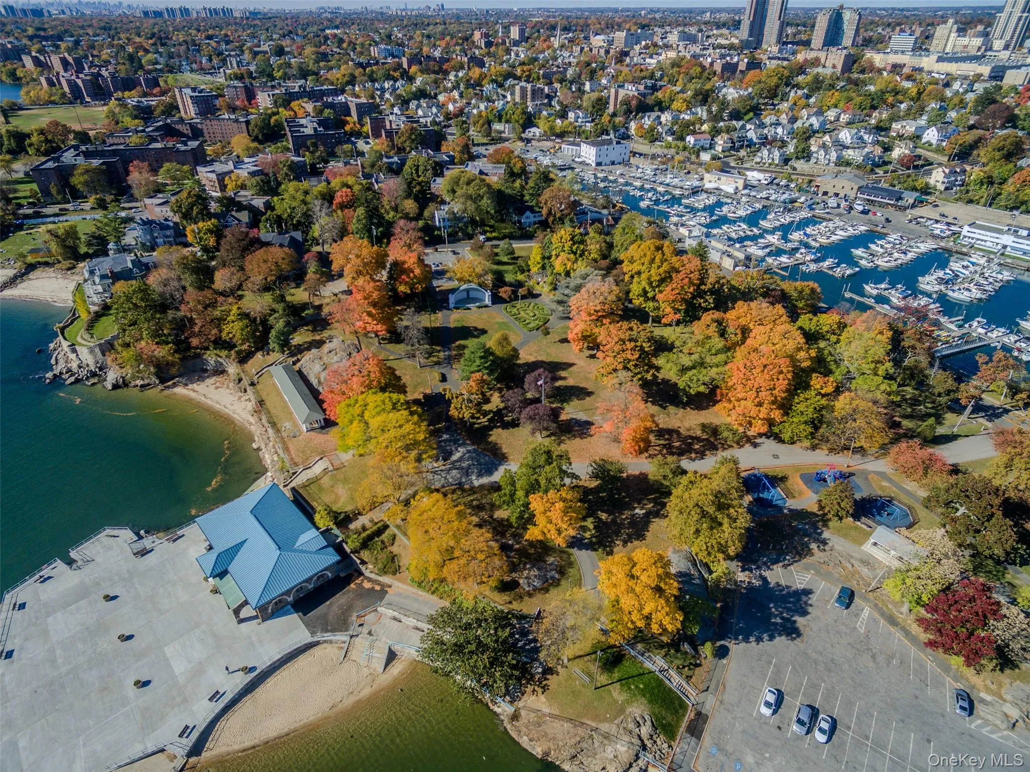 Close to New Rochelle beaches Close to New Rochelle beaches
