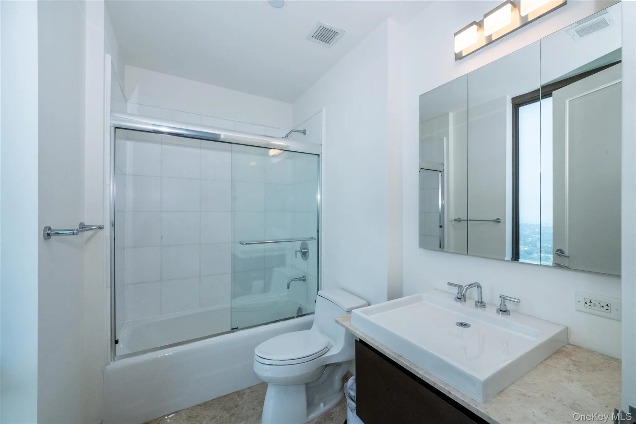 Third bedroom end suite with full bath and heated floors Third bedroom end suite with full bath and heated floors