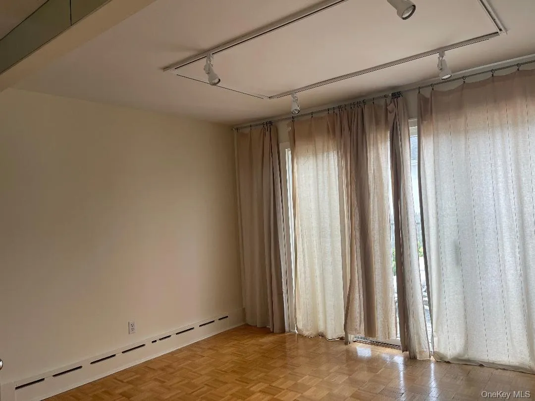 75 Mohawk Avenue, Hempstead, NY, 2 Bedrooms Bedrooms, 5 Rooms Rooms,2 BathroomsBathrooms,Residential Lease,Idx,Mohawk,0,900182 75 Mohawk Avenue, Hempstead, NY, 2 Bedrooms Bedrooms, 5 Rooms Rooms,2 BathroomsBathrooms,Residential Lease,Idx,Mohawk,0,900182