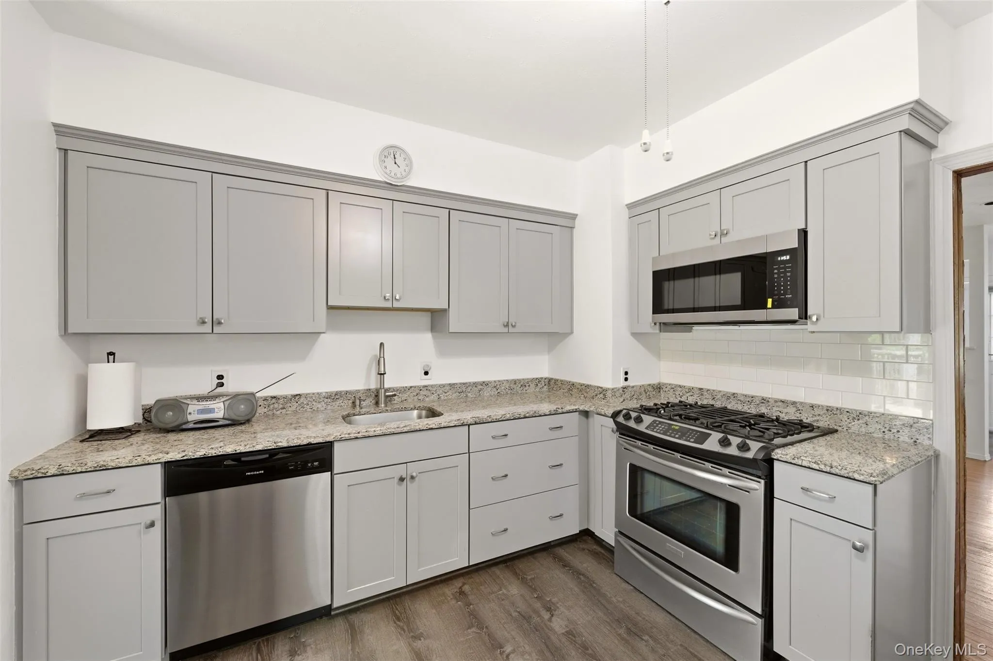 26 Garfield Avenue, Islip, NY, 2 Bedrooms Bedrooms, 5 Rooms Rooms,1 BathroomBathrooms,Residential,For Rent,Garfield,0,900208 26 Garfield Avenue, Islip, NY, 2 Bedrooms Bedrooms, 5 Rooms Rooms,1 BathroomBathrooms,Residential,For Rent,Garfield,0,900208