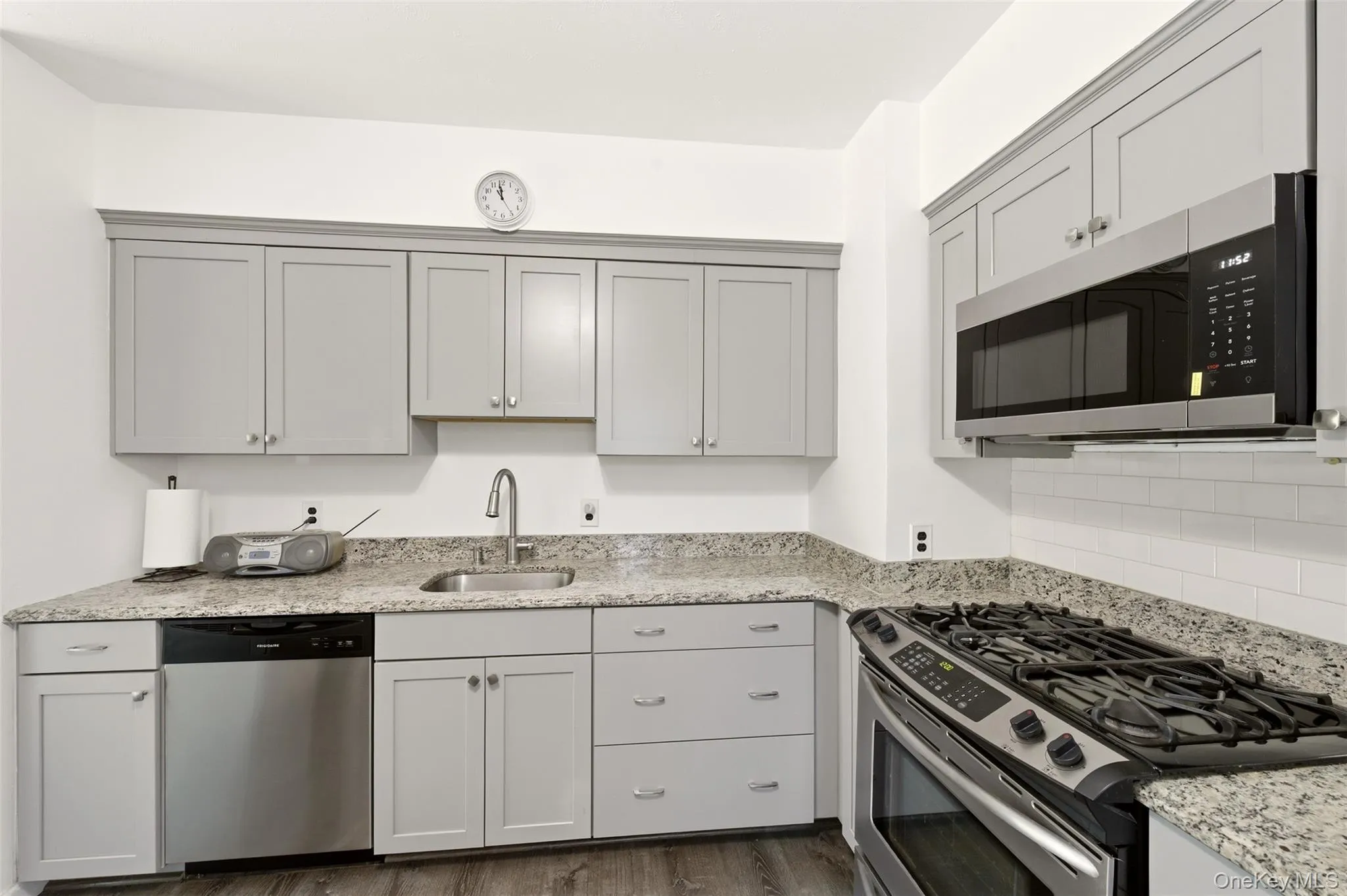 26 Garfield Avenue, Islip, NY, 2 Bedrooms Bedrooms, 5 Rooms Rooms,1 BathroomBathrooms,Residential,For Rent,Garfield,0,900208 26 Garfield Avenue, Islip, NY, 2 Bedrooms Bedrooms, 5 Rooms Rooms,1 BathroomBathrooms,Residential,For Rent,Garfield,0,900208