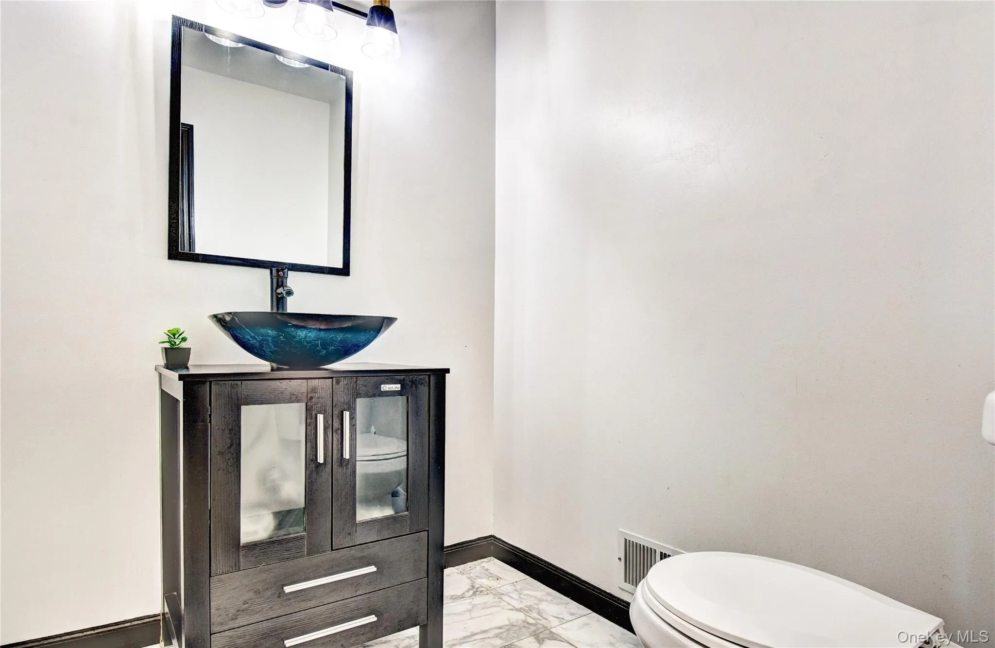 Half bathroom for all your guests! Half bathroom for all your guests!