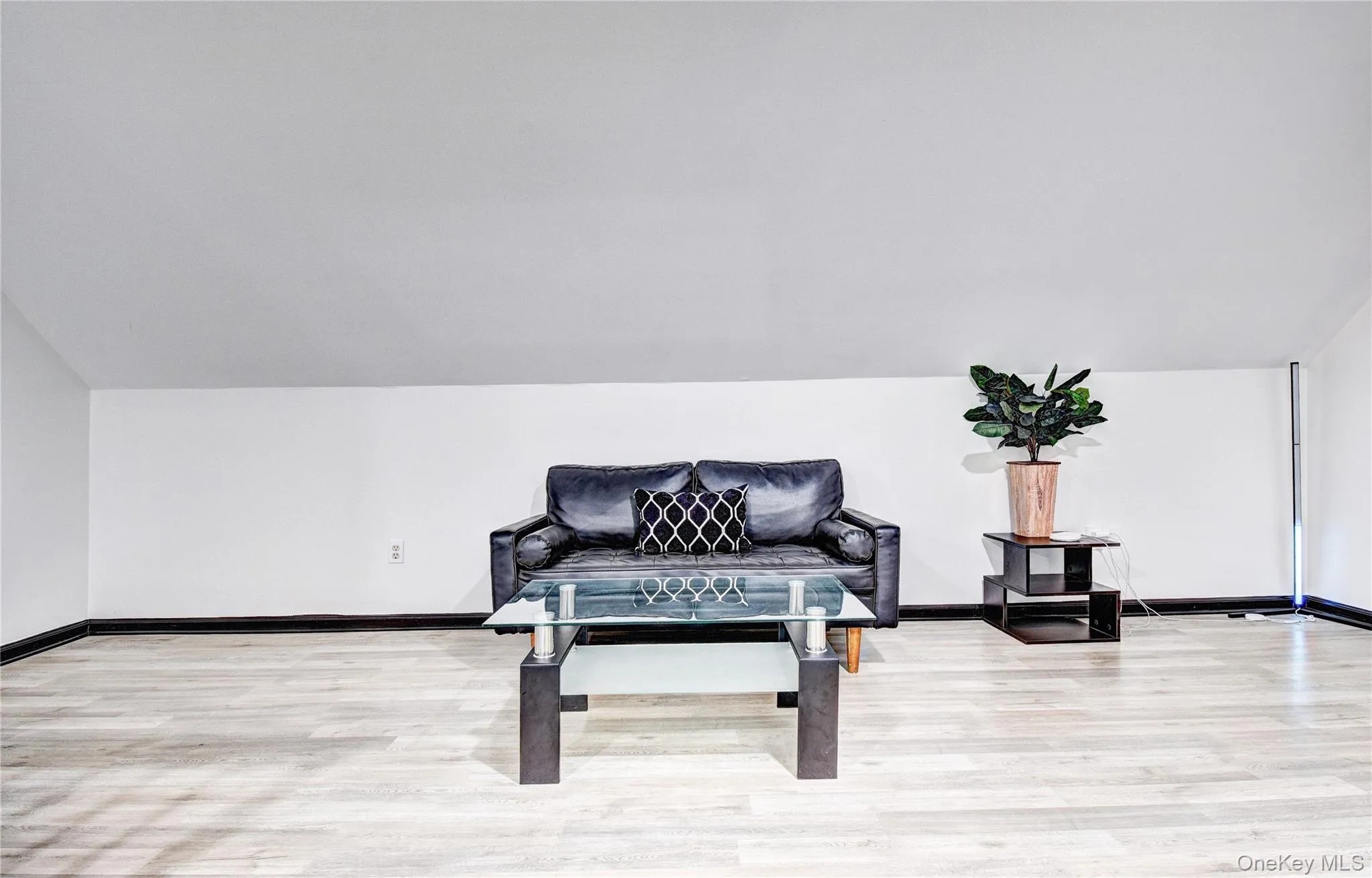 Sitting area upstairs Sitting area upstairs