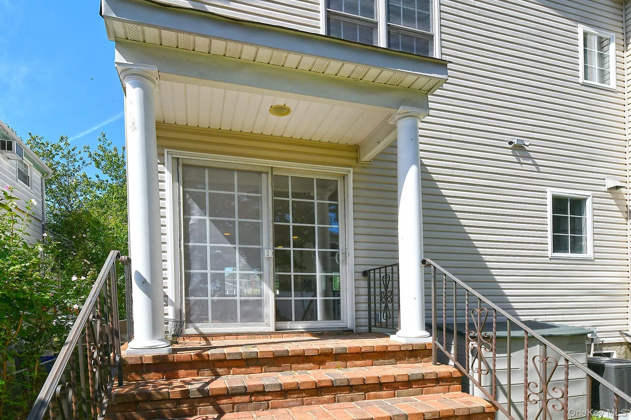 Doorway to property Doorway to property