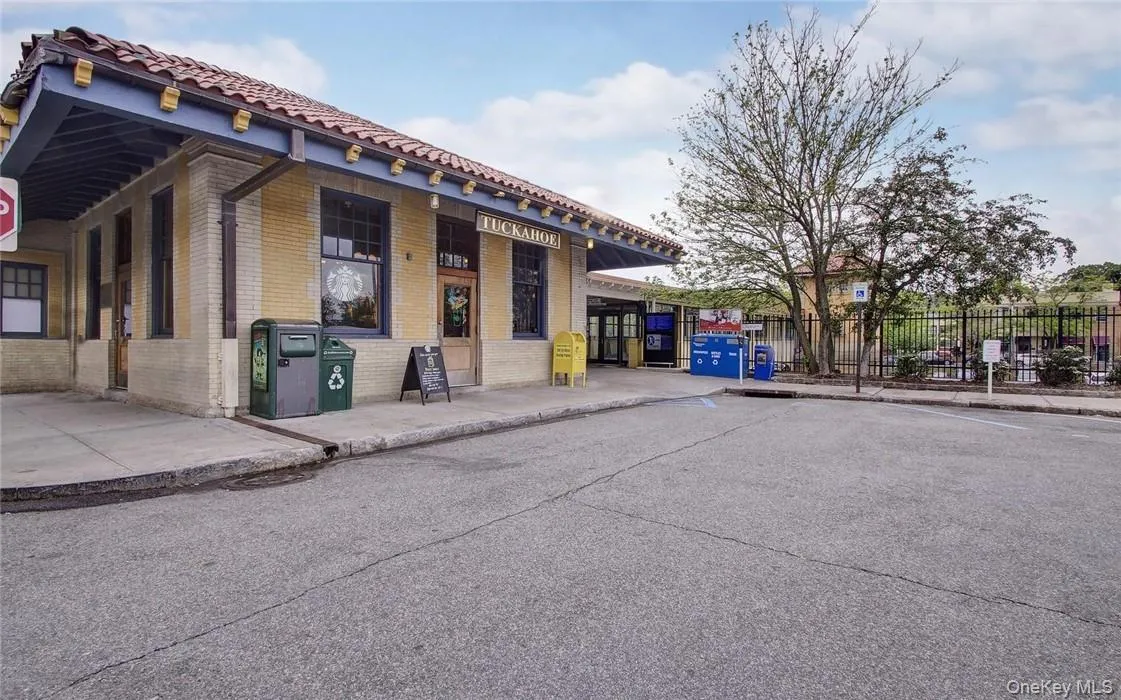 Tuckahoe Metro North Train Station and Starbucks. 5 minutes walk from the Tower Club. Tuckahoe Metro North Train Station and Starbucks. 5 minutes walk from the Tower Club.