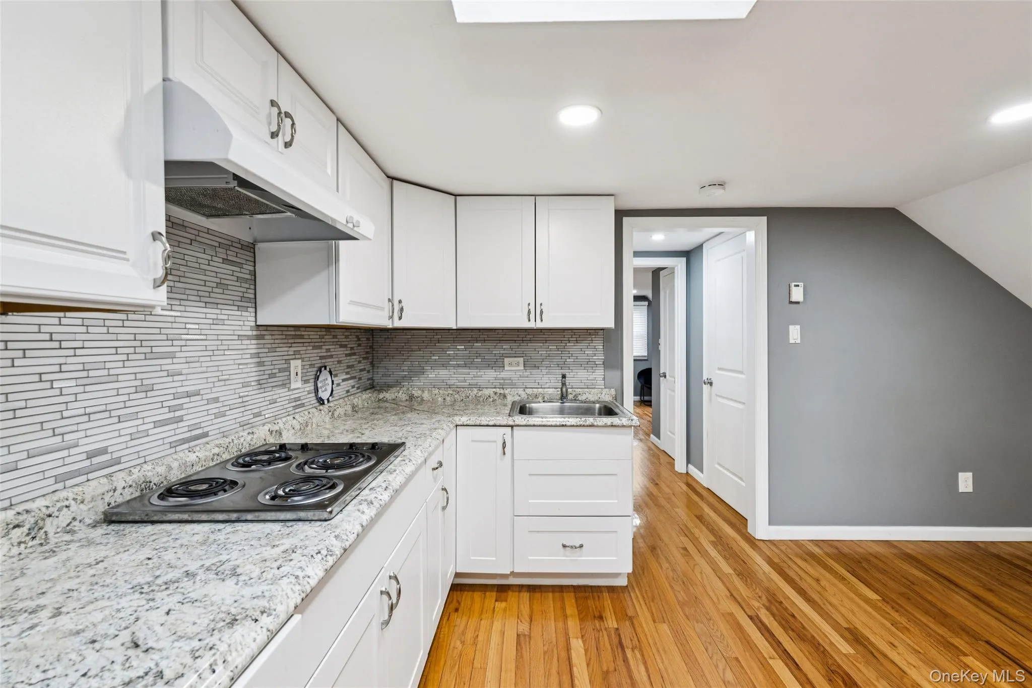 24 Waterside Avenue, Huntington, NY, 1 Bedroom Bedrooms, 2 Rooms Rooms,1 BathroomBathrooms,Residential Lease,Idx,Waterside,0,901906 24 Waterside Avenue, Huntington, NY, 1 Bedroom Bedrooms, 2 Rooms Rooms,1 BathroomBathrooms,Residential Lease,Idx,Waterside,0,901906