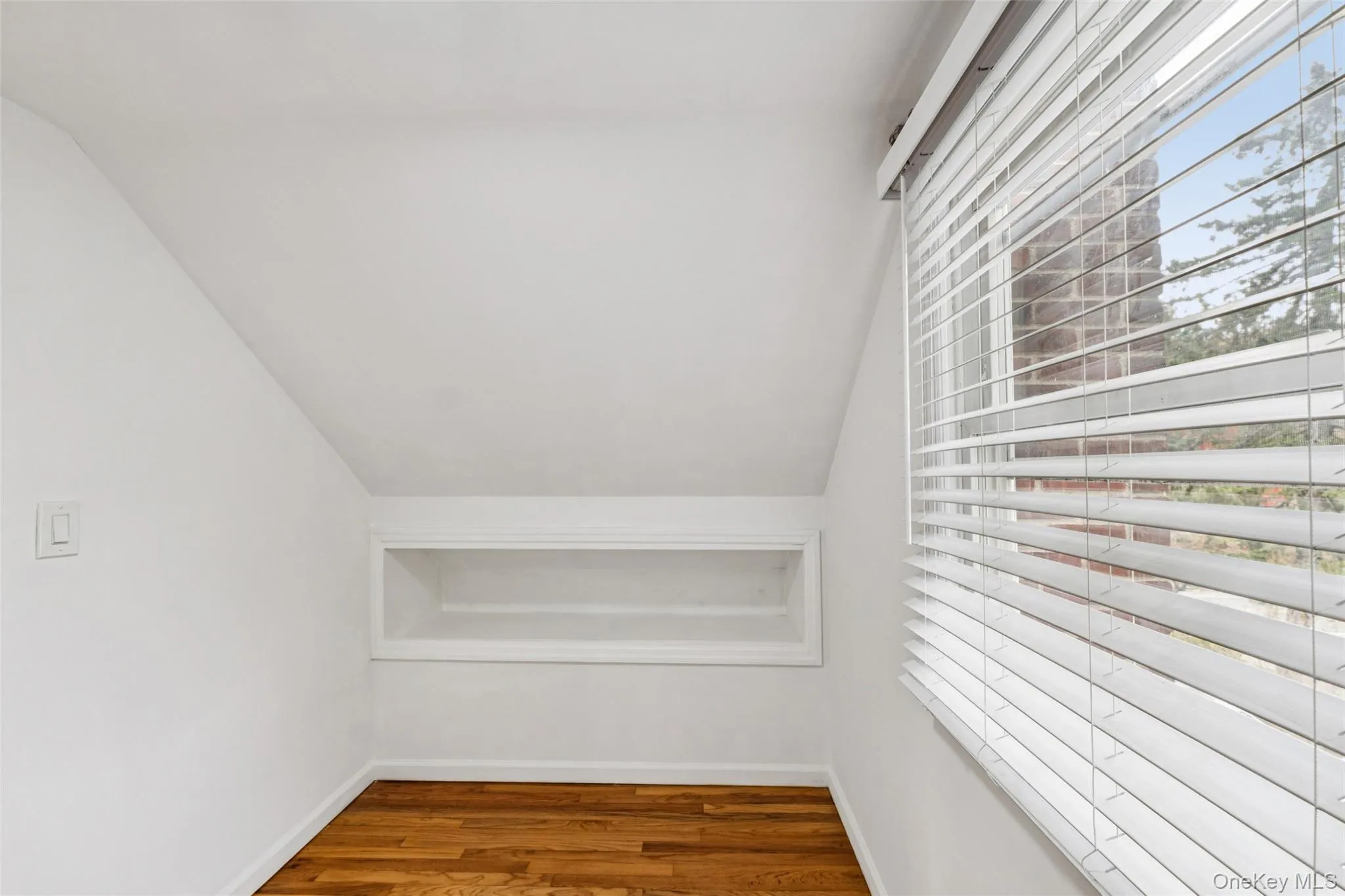 24 Waterside Avenue, Huntington, NY, 1 Bedroom Bedrooms, 2 Rooms Rooms,1 BathroomBathrooms,Residential Lease,Idx,Waterside,0,901906 24 Waterside Avenue, Huntington, NY, 1 Bedroom Bedrooms, 2 Rooms Rooms,1 BathroomBathrooms,Residential Lease,Idx,Waterside,0,901906