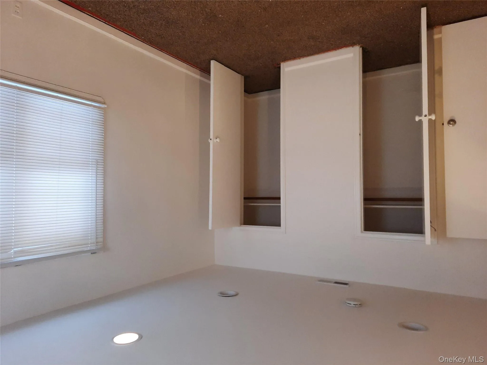 22 deepdale Drive, Huntington, NY, 2 Bedrooms Bedrooms, 5 Rooms Rooms,1 BathroomBathrooms,Residential Lease,Idx,deepdale,901986 22 deepdale Drive, Huntington, NY, 2 Bedrooms Bedrooms, 5 Rooms Rooms,1 BathroomBathrooms,Residential Lease,Idx,deepdale,901986