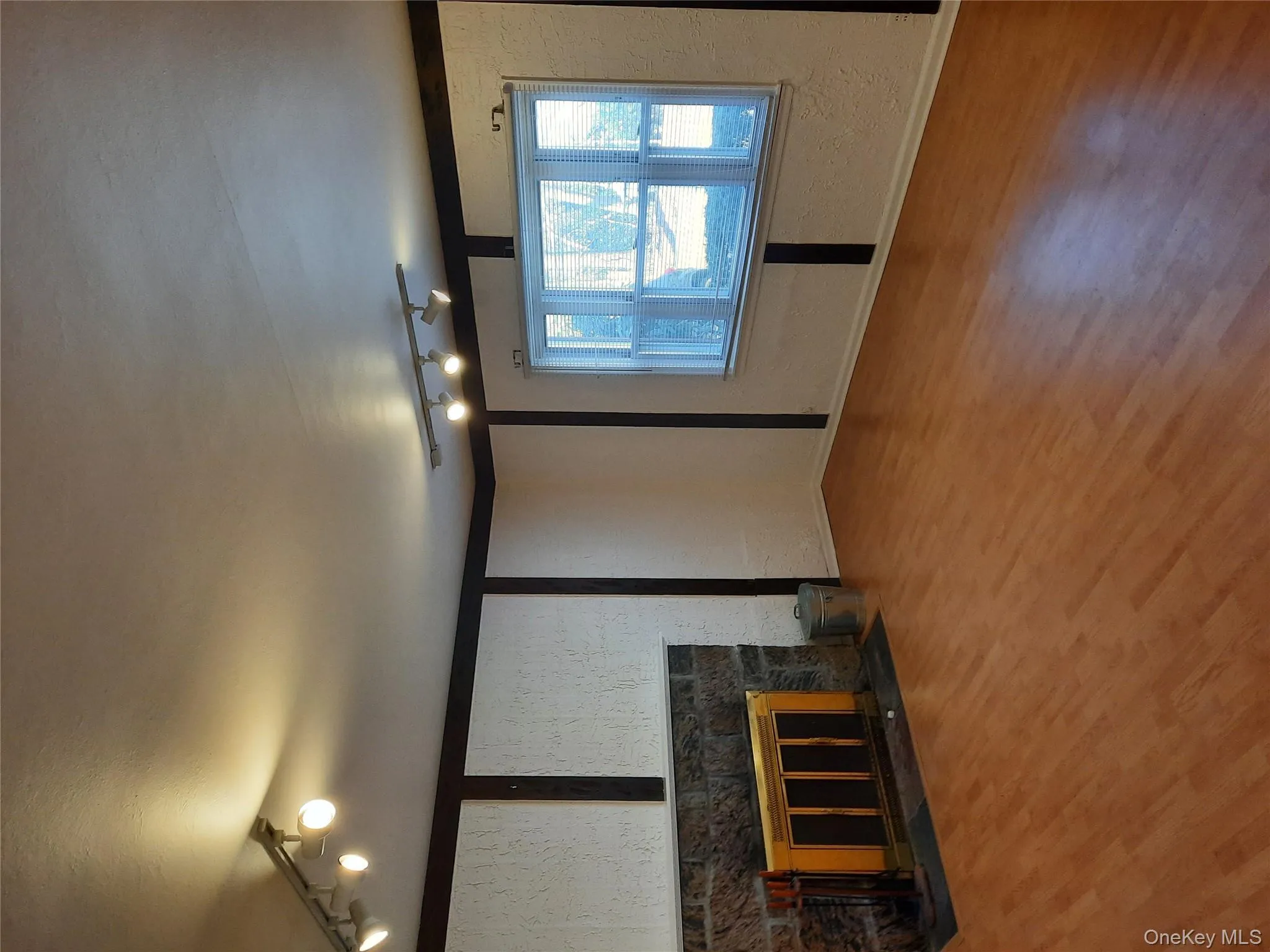 22 deepdale Drive, Huntington, NY, 2 Bedrooms Bedrooms, 5 Rooms Rooms,1 BathroomBathrooms,Residential Lease,Idx,deepdale,901986 22 deepdale Drive, Huntington, NY, 2 Bedrooms Bedrooms, 5 Rooms Rooms,1 BathroomBathrooms,Residential Lease,Idx,deepdale,901986