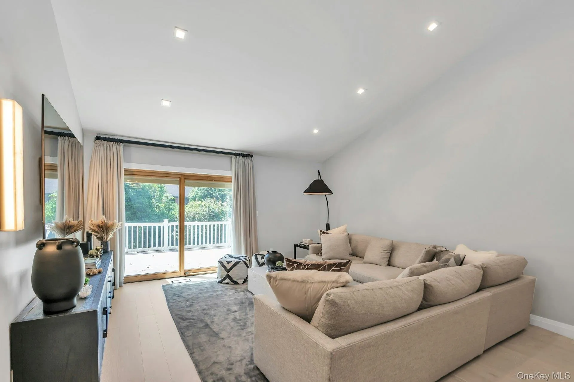 light wood-style floors-State of the art Designer light wood-style floors-State of the art Designer