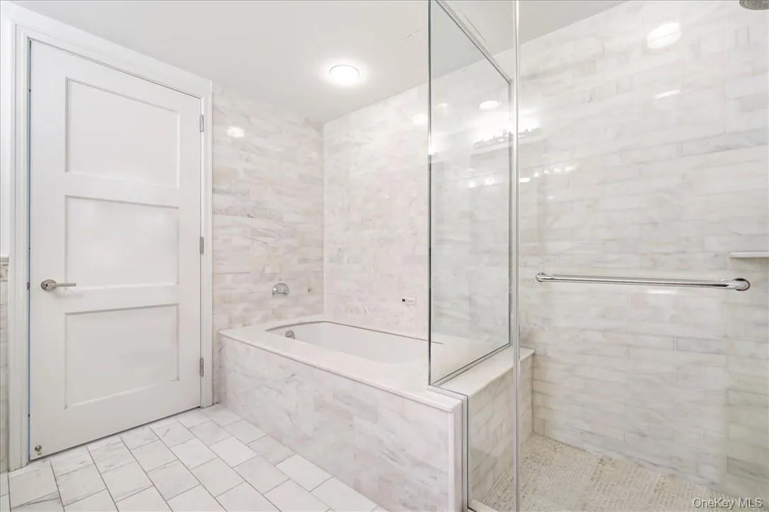 5 Renaissance Square, White Plains, NY, 2 Bedrooms Bedrooms, 4 Rooms Rooms,2 BathroomsBathrooms,Residential Lease,Idx,Renaissance,902324 5 Renaissance Square, White Plains, NY, 2 Bedrooms Bedrooms, 4 Rooms Rooms,2 BathroomsBathrooms,Residential Lease,Idx,Renaissance,902324