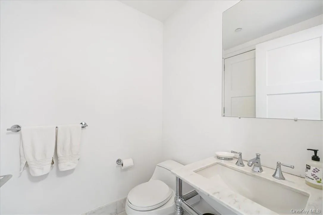 5 Renaissance Square, White Plains, NY, 2 Bedrooms Bedrooms, 4 Rooms Rooms,2 BathroomsBathrooms,Residential Lease,Idx,Renaissance,902324 5 Renaissance Square, White Plains, NY, 2 Bedrooms Bedrooms, 4 Rooms Rooms,2 BathroomsBathrooms,Residential Lease,Idx,Renaissance,902324
