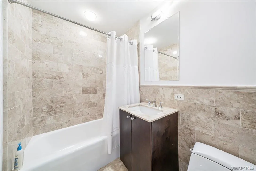 5 Renaissance Square, White Plains, NY, 2 Bedrooms Bedrooms, 4 Rooms Rooms,2 BathroomsBathrooms,Residential Lease,Idx,Renaissance,902324 5 Renaissance Square, White Plains, NY, 2 Bedrooms Bedrooms, 4 Rooms Rooms,2 BathroomsBathrooms,Residential Lease,Idx,Renaissance,902324