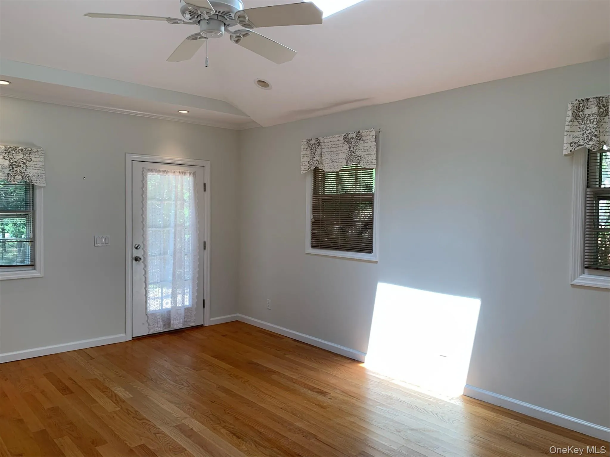 Family Room or 4th bedroom/guest room with attached bathroom & outside entrance. Family Room or 4th bedroom/guest room with attached bathroom & outside entrance.