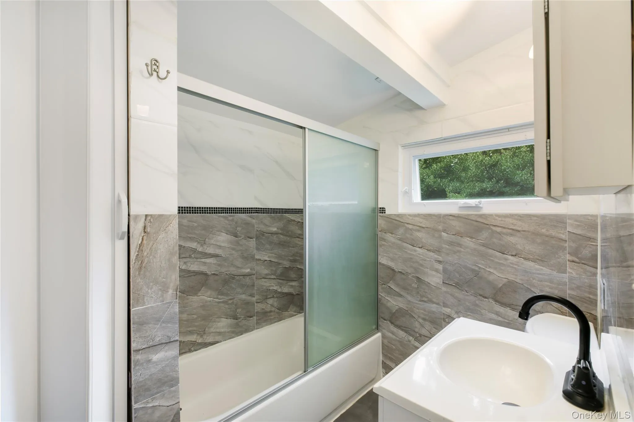 61 Squires Avenue, Southampton, NY, 2 Bedrooms Bedrooms, 5 Rooms Rooms,1 BathroomBathrooms,Residential Lease,Idx,Squires,0,902542 61 Squires Avenue, Southampton, NY, 2 Bedrooms Bedrooms, 5 Rooms Rooms,1 BathroomBathrooms,Residential Lease,Idx,Squires,0,902542