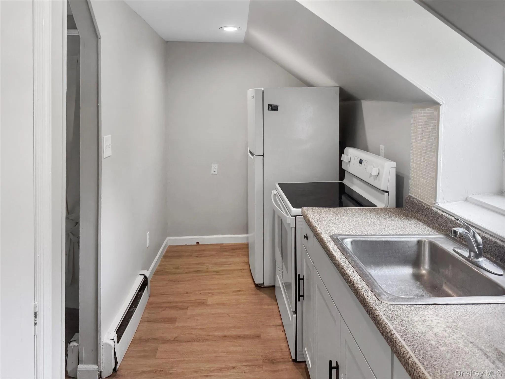 174 Mills Pond Road, Smithtown, NY, 2 Bedrooms Bedrooms, 4 Rooms Rooms,1 BathroomBathrooms,Residential Lease,Idx,Mills Pond,0,902658 174 Mills Pond Road, Smithtown, NY, 2 Bedrooms Bedrooms, 4 Rooms Rooms,1 BathroomBathrooms,Residential Lease,Idx,Mills Pond,0,902658