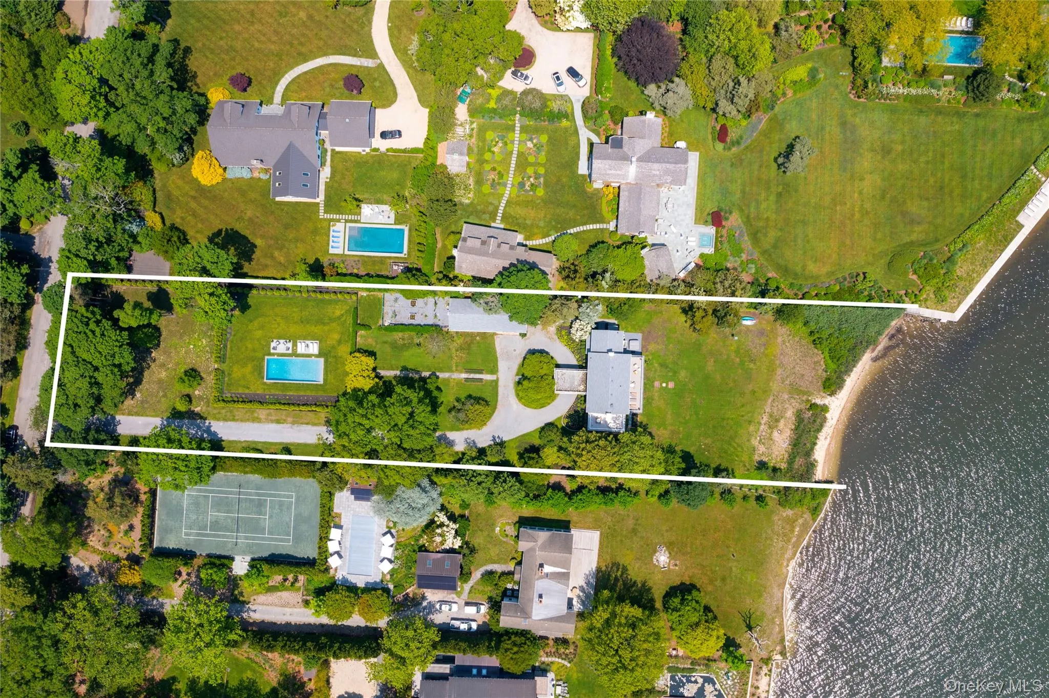 5 Thorn Hedge Road, Brookhaven, NY, 3 Bedrooms Bedrooms, 8 Rooms Rooms,2 BathroomsBathrooms,Residential Lease,Idx,Thorn Hedge,902972 5 Thorn Hedge Road, Brookhaven, NY, 3 Bedrooms Bedrooms, 8 Rooms Rooms,2 BathroomsBathrooms,Residential Lease,Idx,Thorn Hedge,902972