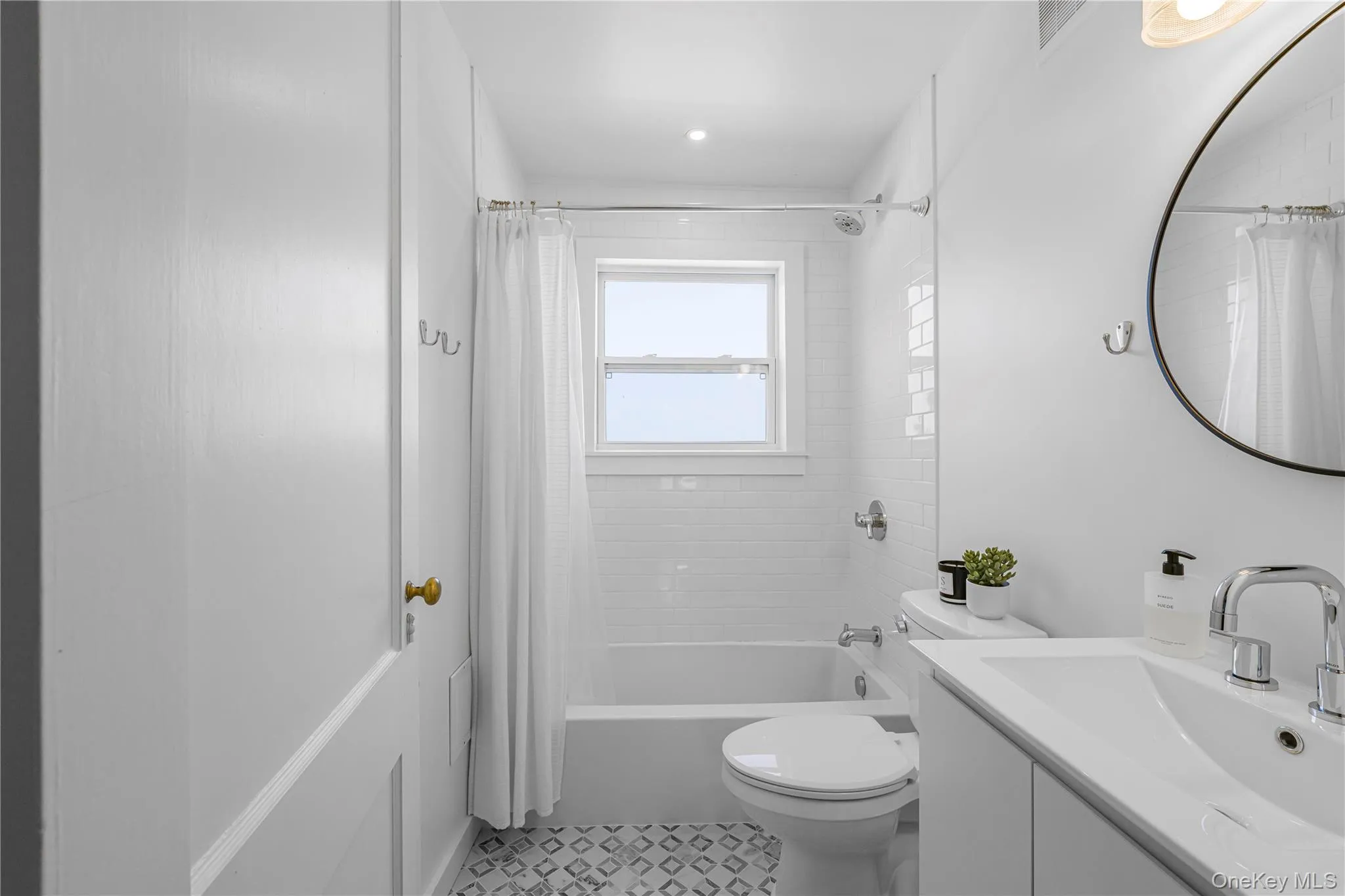 5 Thorn Hedge Road, Brookhaven, NY, 3 Bedrooms Bedrooms, 8 Rooms Rooms,2 BathroomsBathrooms,Residential Lease,Idx,Thorn Hedge,902972 5 Thorn Hedge Road, Brookhaven, NY, 3 Bedrooms Bedrooms, 8 Rooms Rooms,2 BathroomsBathrooms,Residential Lease,Idx,Thorn Hedge,902972