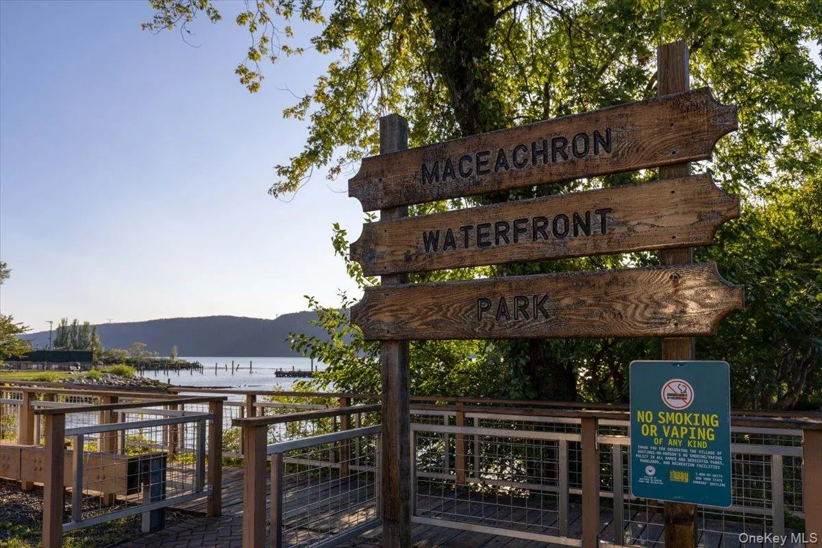 Enjoy one of Westchester's most picturesque waterfront parks. Enjoy one of Westchester's most picturesque waterfront parks.