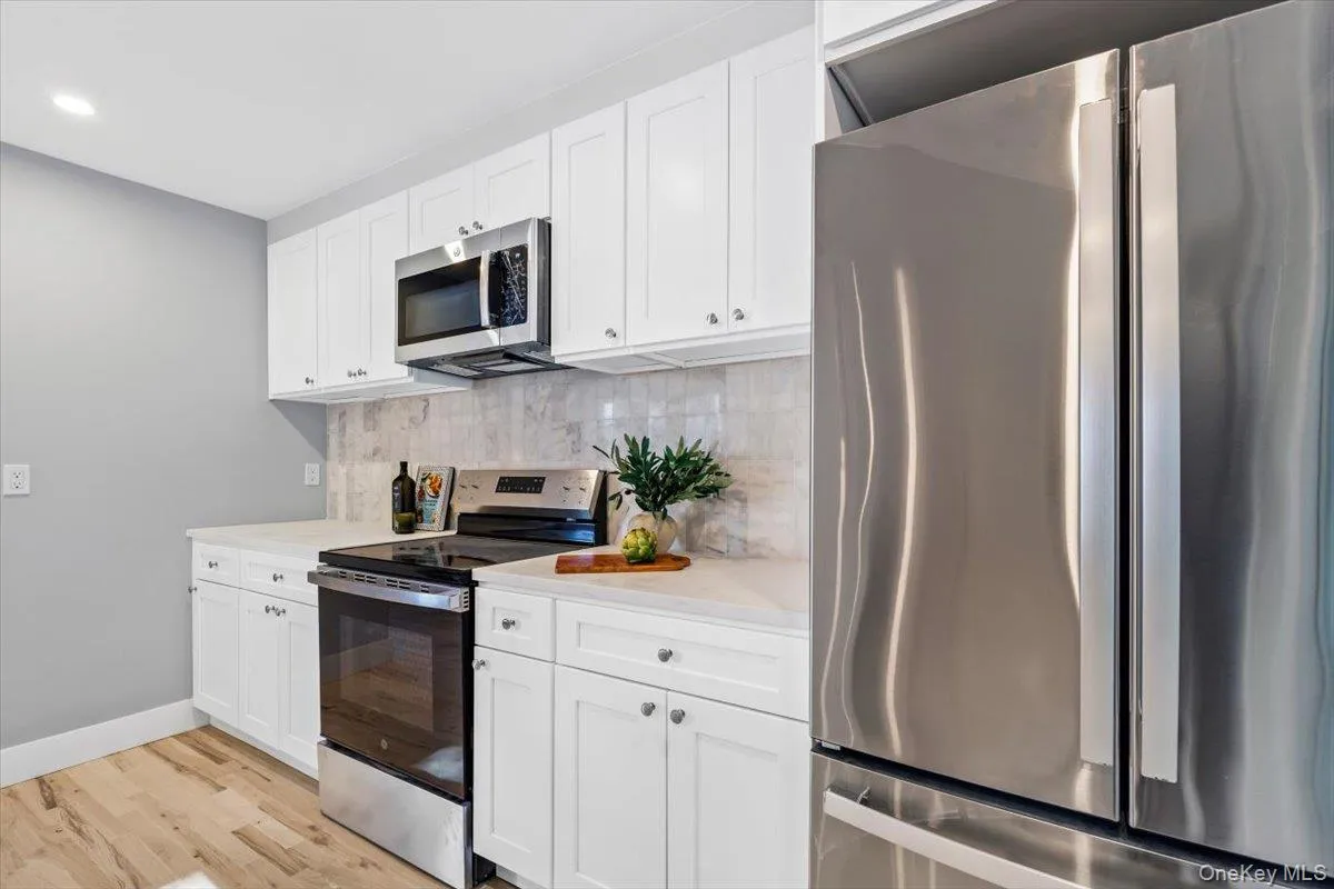 Beautiful finishes and abundant storage meet everyday functionality. Beautiful finishes and abundant storage meet everyday functionality.