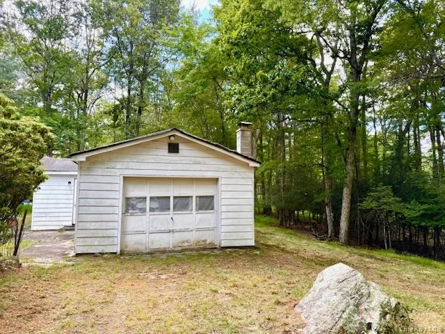 Garage with Cottage attached in the Back Garage with Cottage attached in the Back
