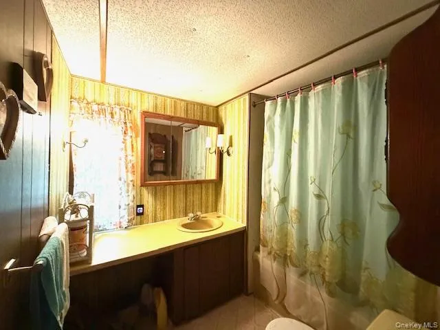 In Mobile Home In Mobile Home